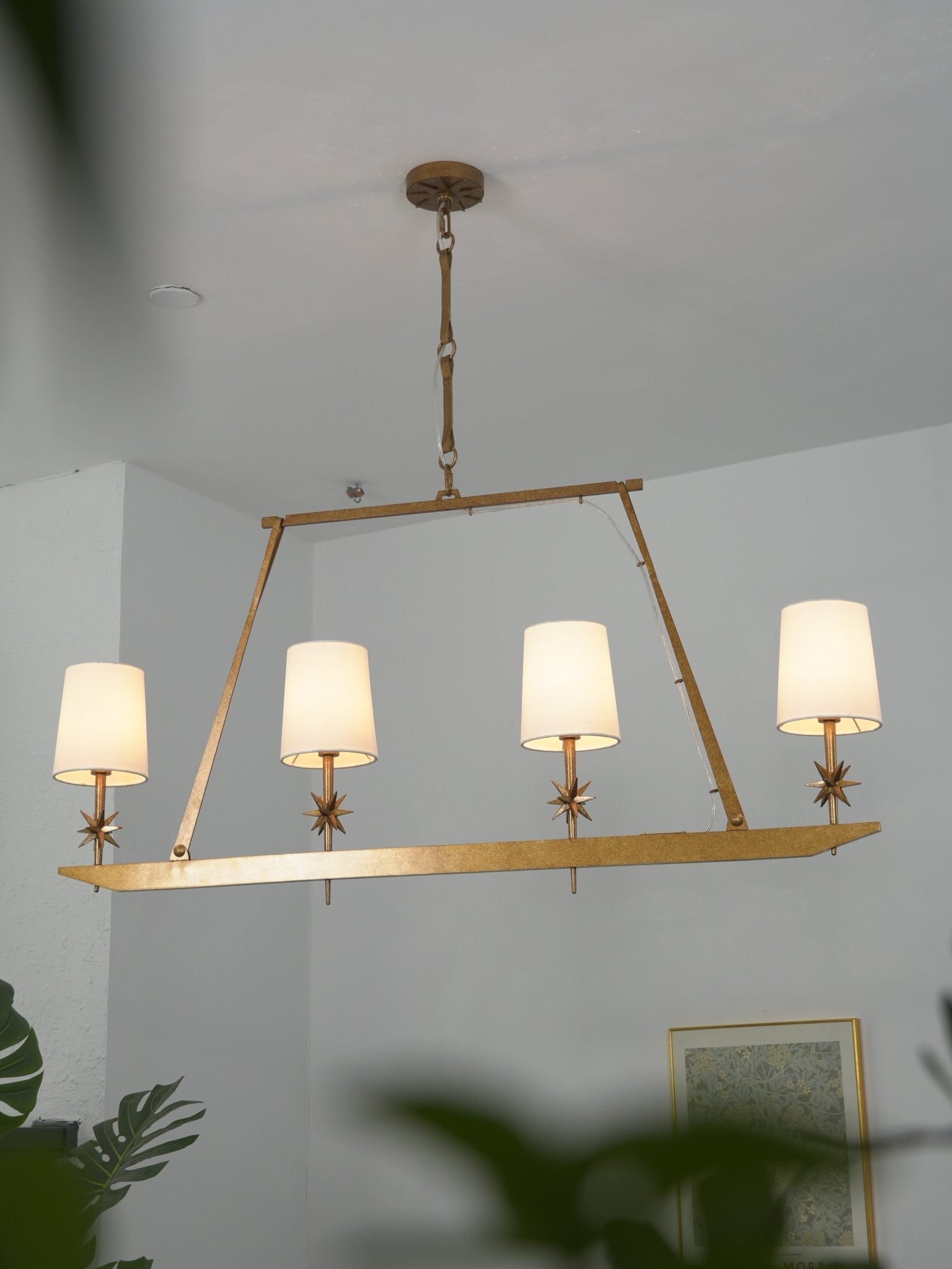 Lynve Brass Elegant Stellar Linear Chandelier-Neutral Decor
