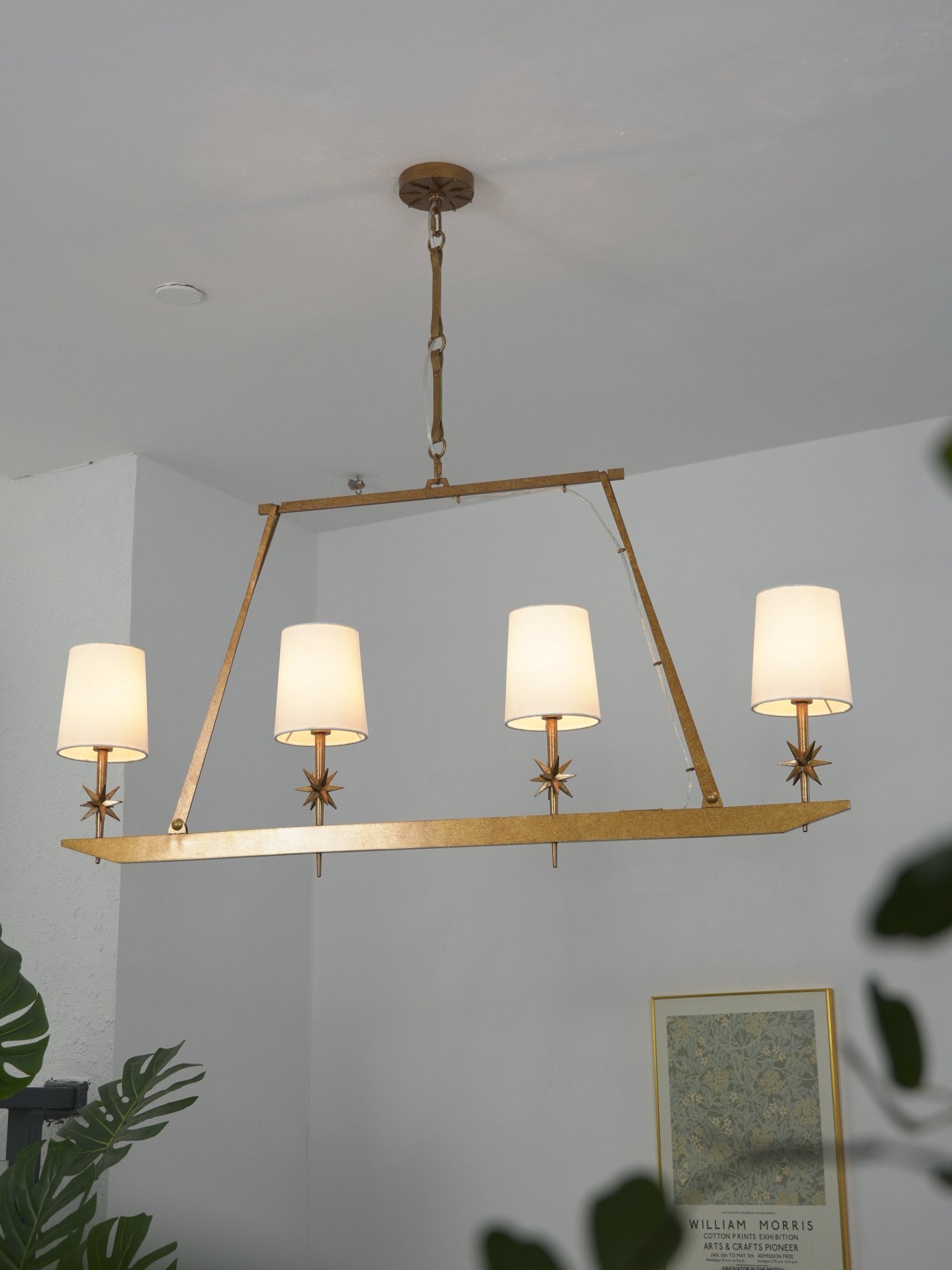 Lynve Brass Elegant Stellar Linear Chandelier-Neutral Decor