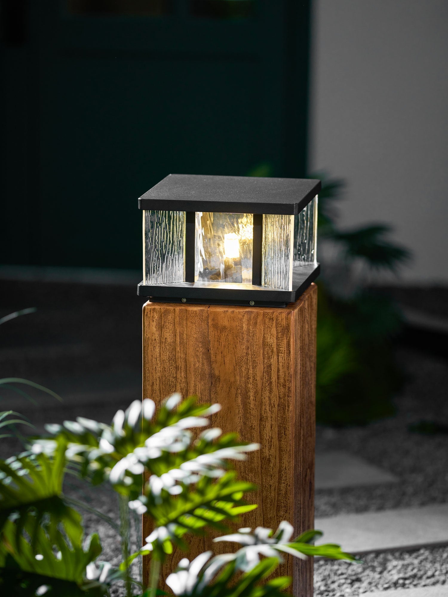 Jent Square Outdoor Light-Neutral Decor