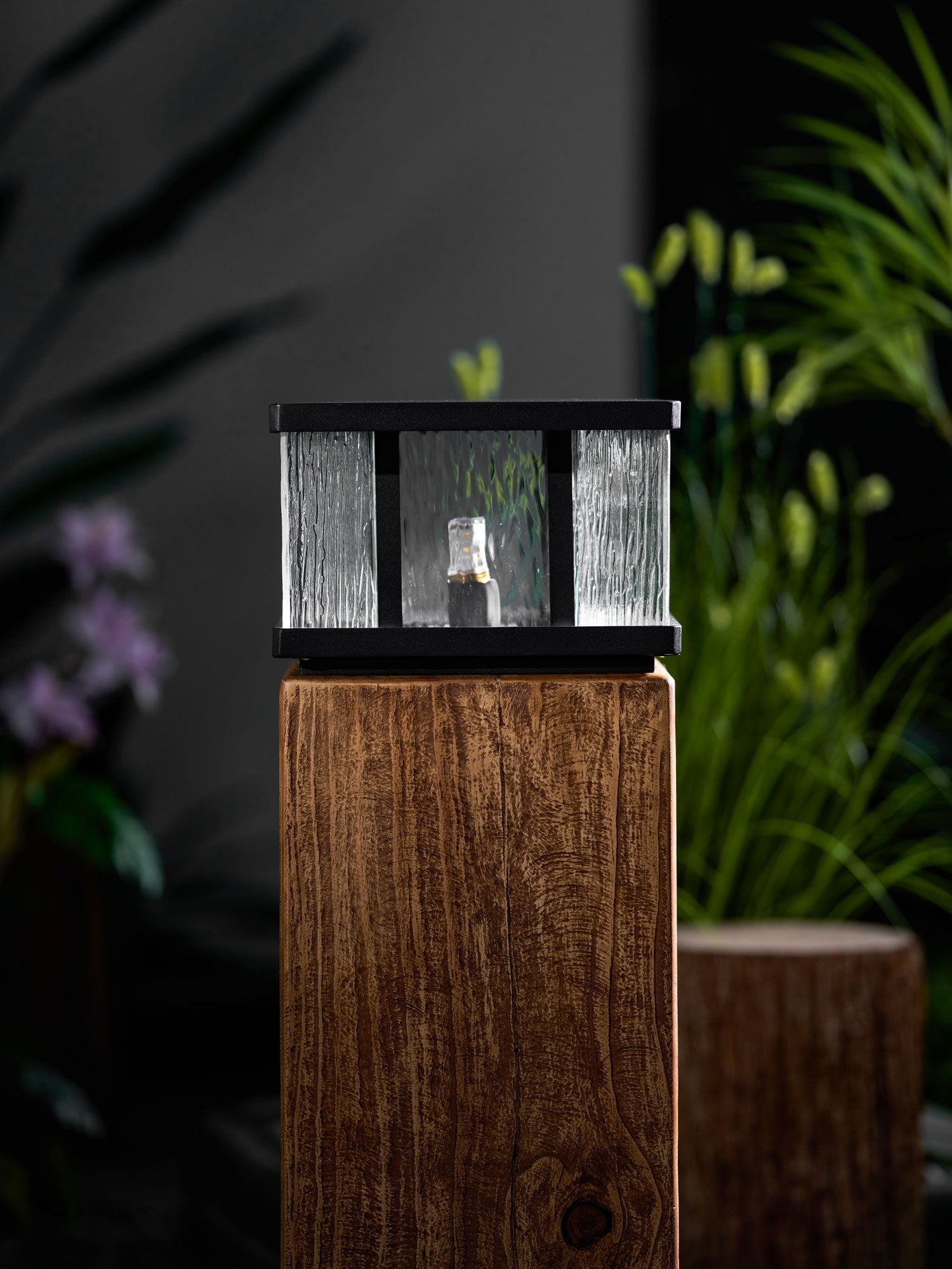 Jent Square Outdoor Light-Neutral Decor