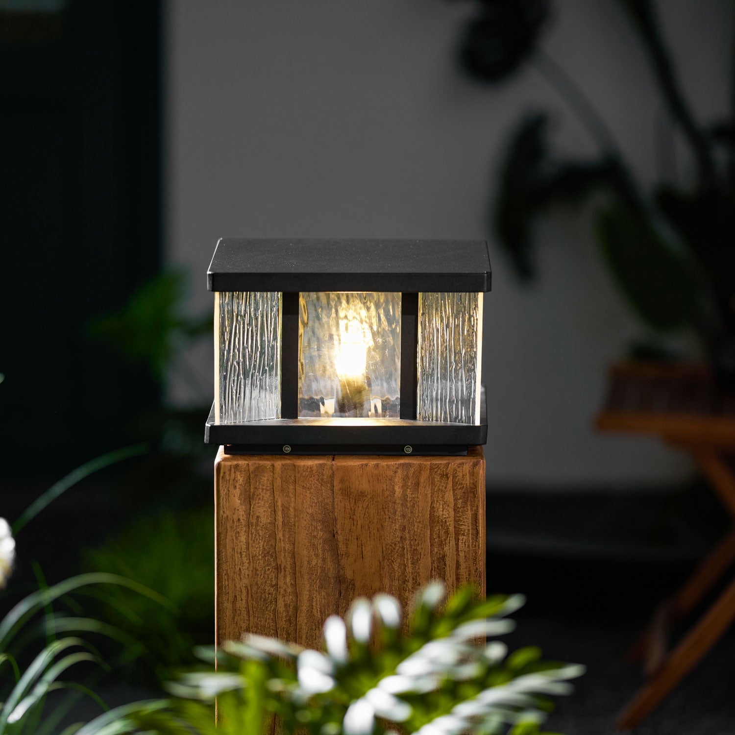 Jent Square Outdoor Light-Neutral Decor