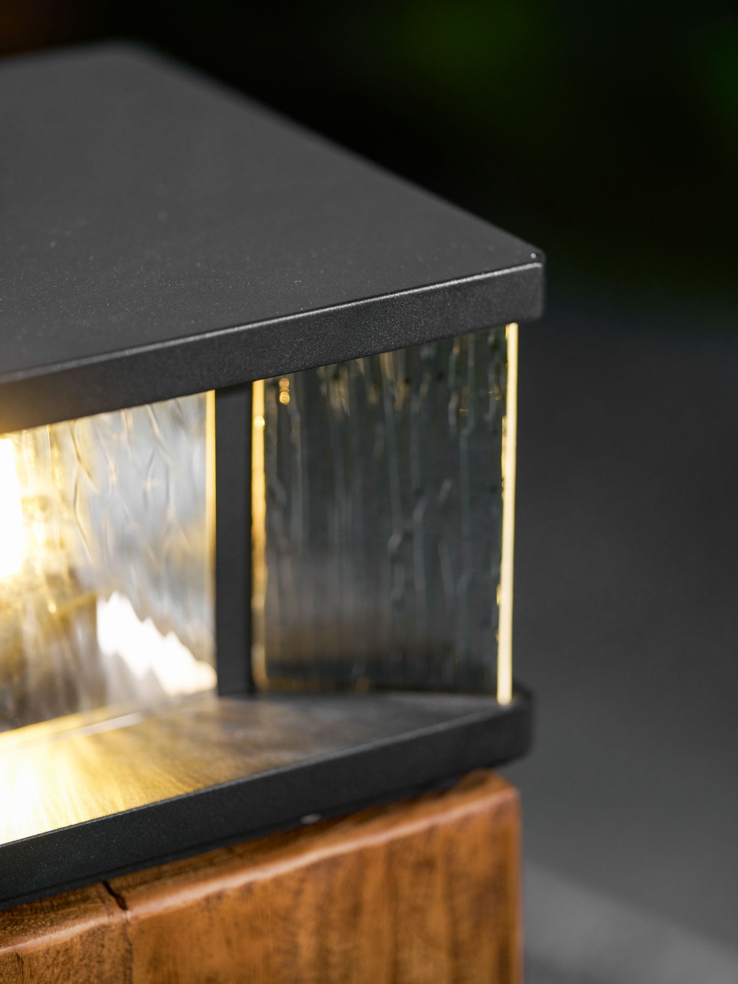 Jent Square Outdoor Light-Neutral Decor