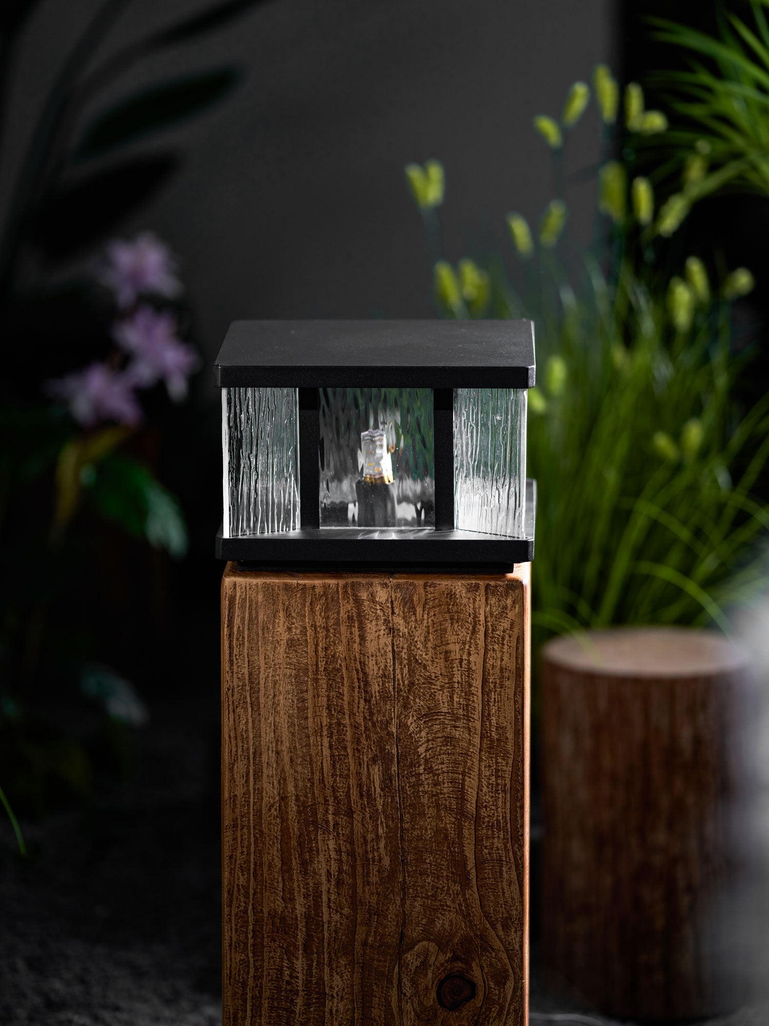 Jent Square Outdoor Light-Neutral Decor