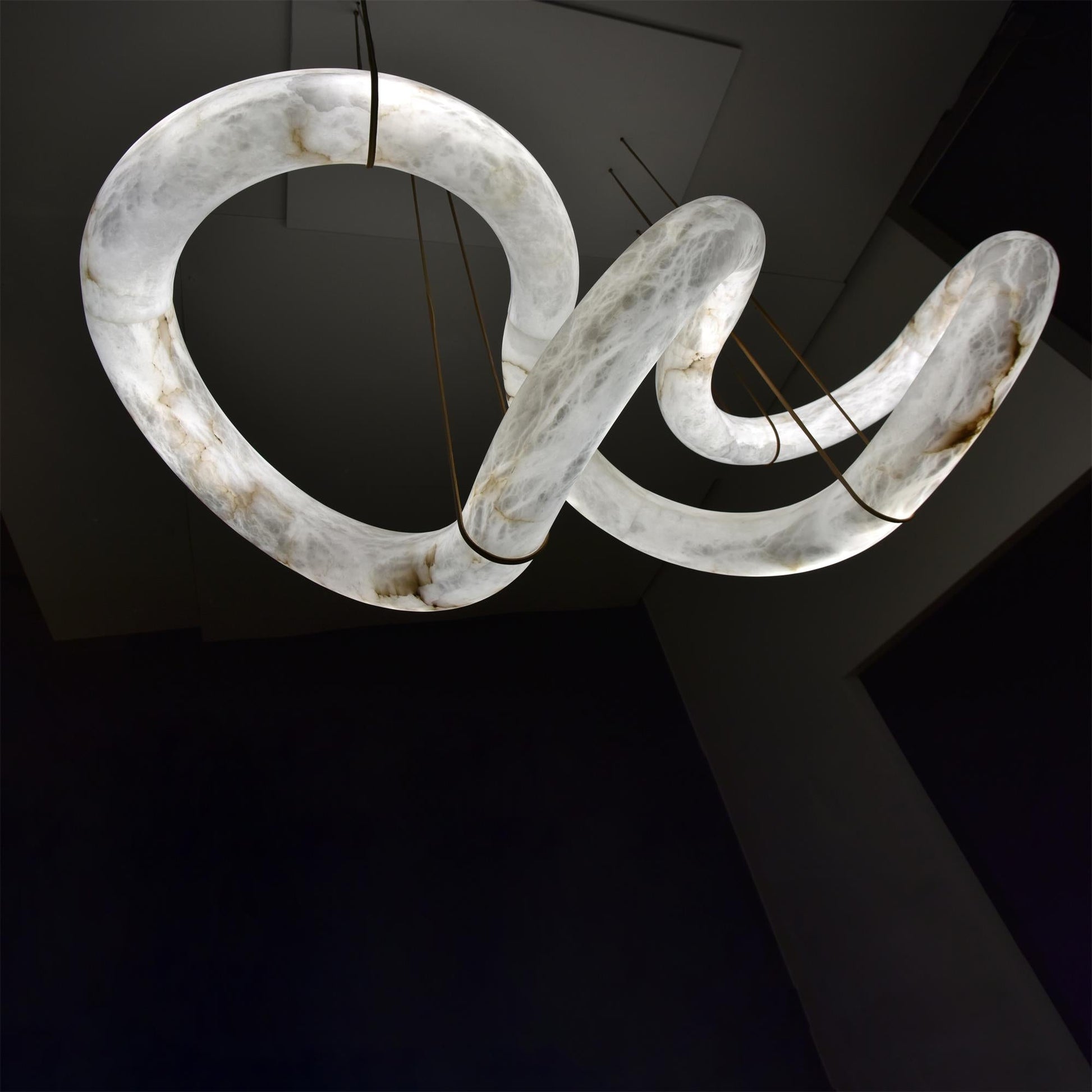 Mithos Curved Alabaster Pendant Light-Neutral Decor