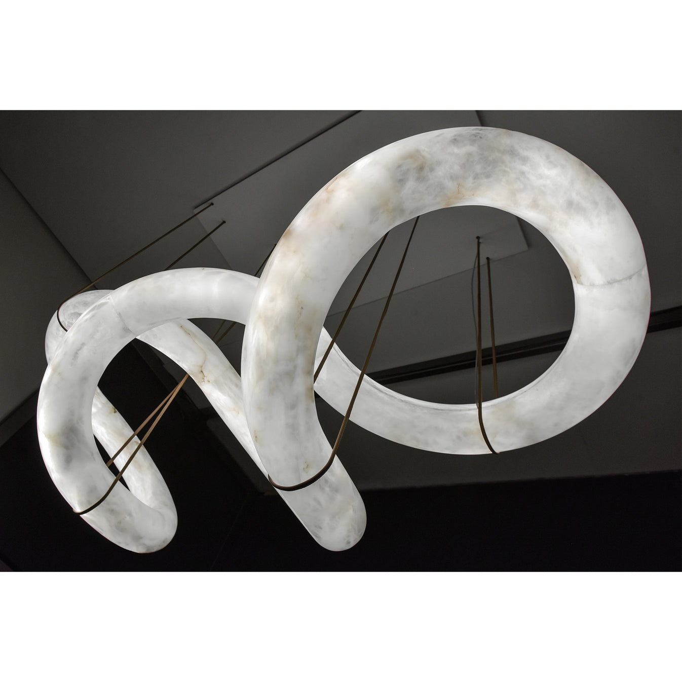 Mithos Curved Alabaster Pendant Light-Neutral Decor
