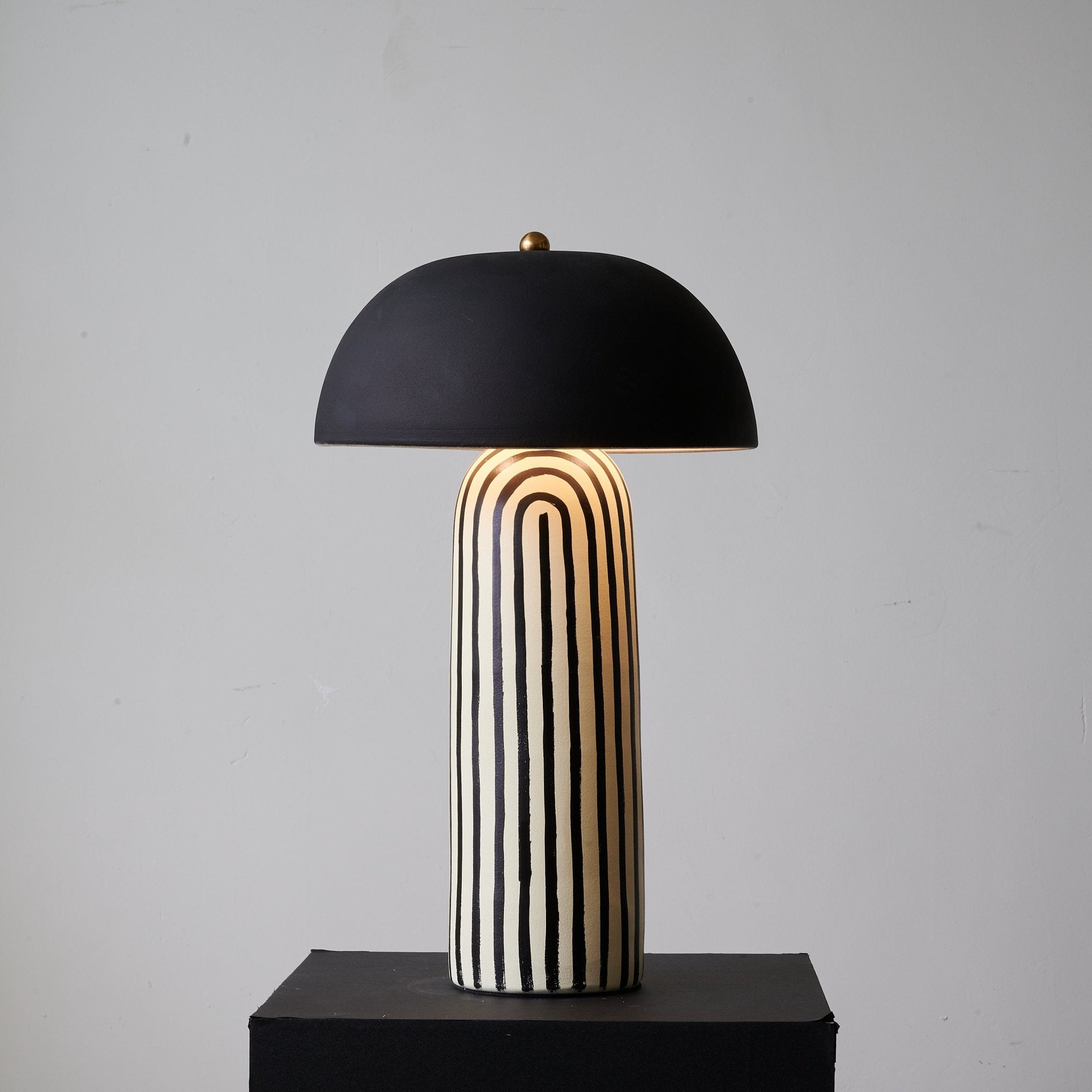 Moxyn Minimalist Ceramics Table Lamp-Neutral Decor