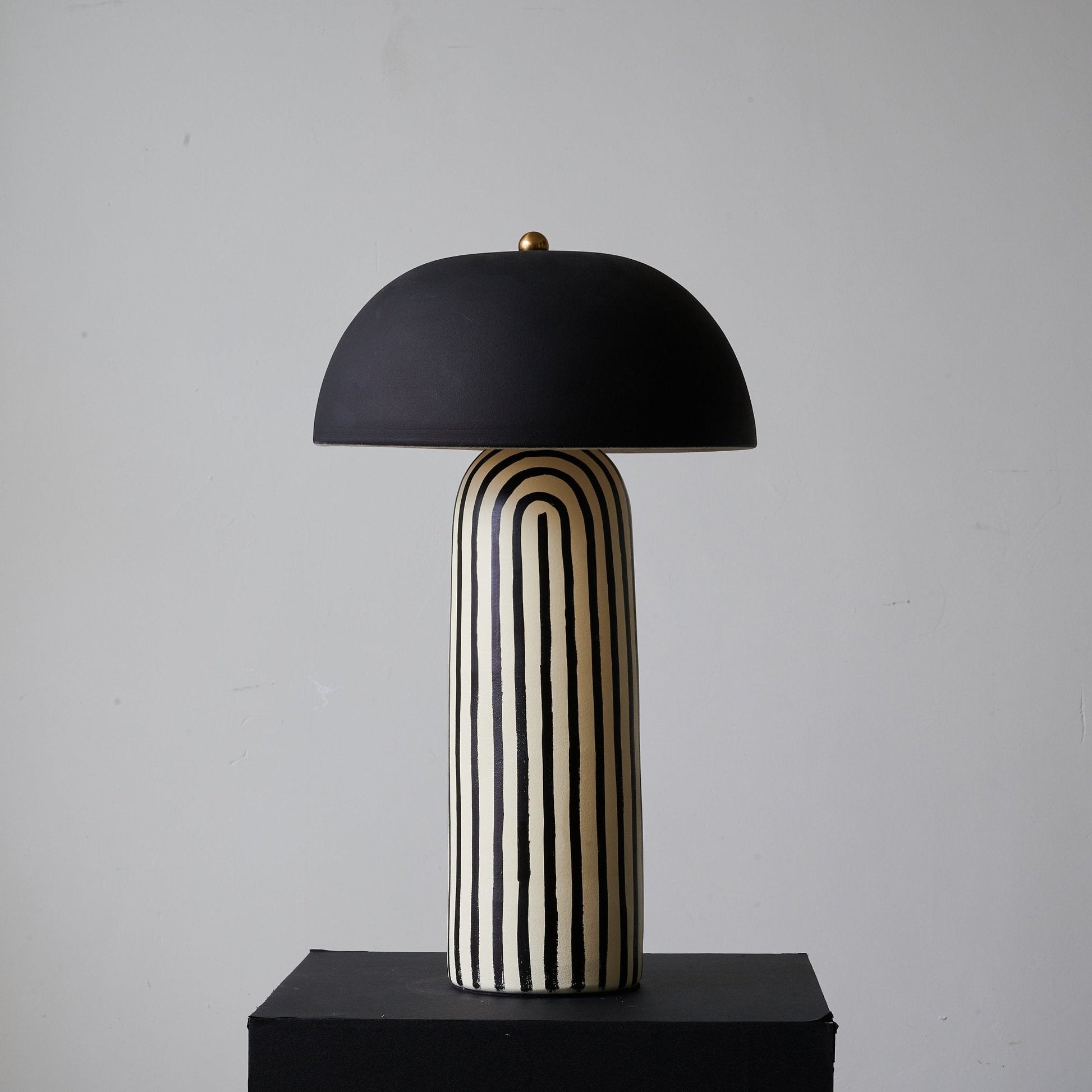 Moxyn Minimalist Ceramics Table Lamp-Neutral Decor