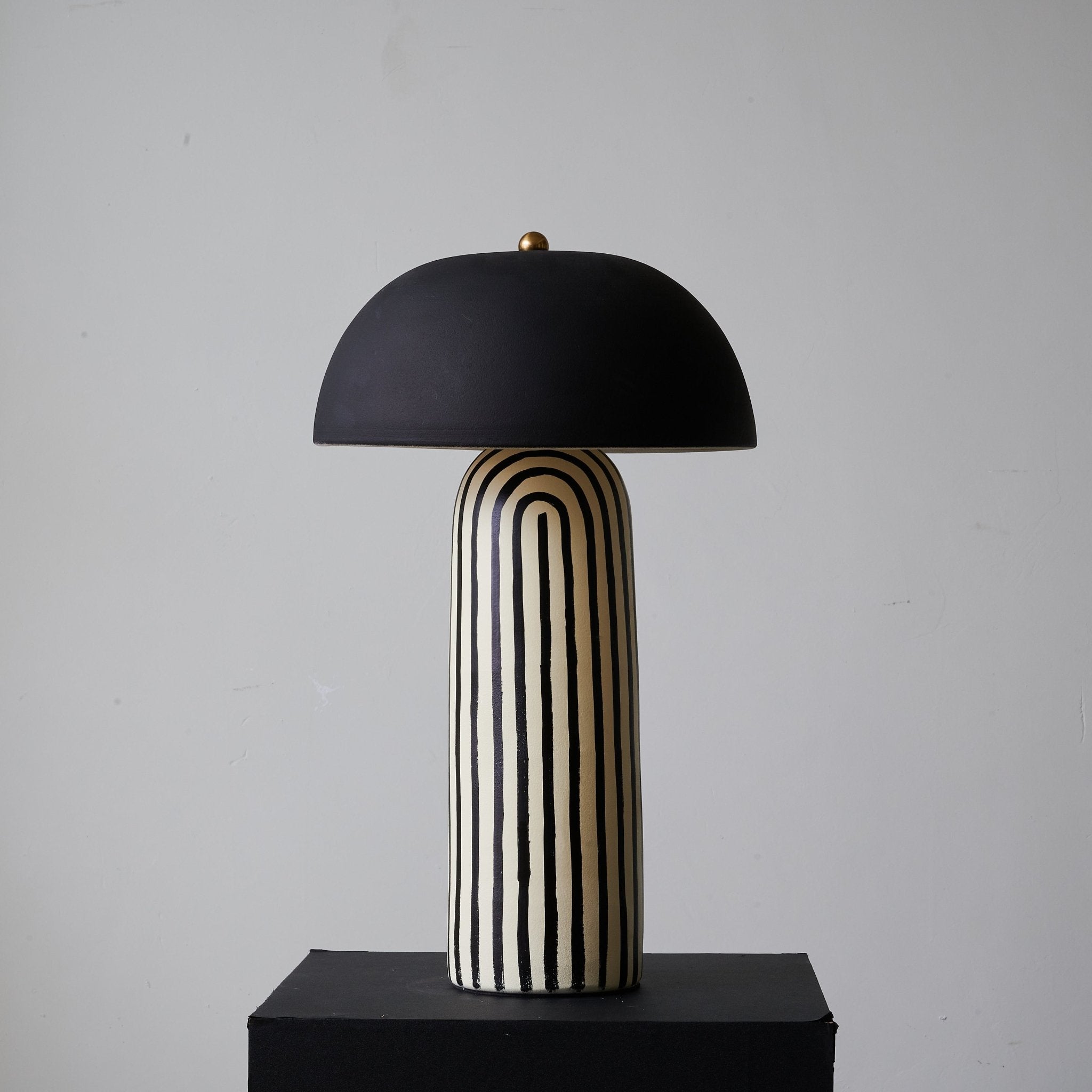 Moxyn Minimalist Ceramics Table Lamp-Neutral Decor