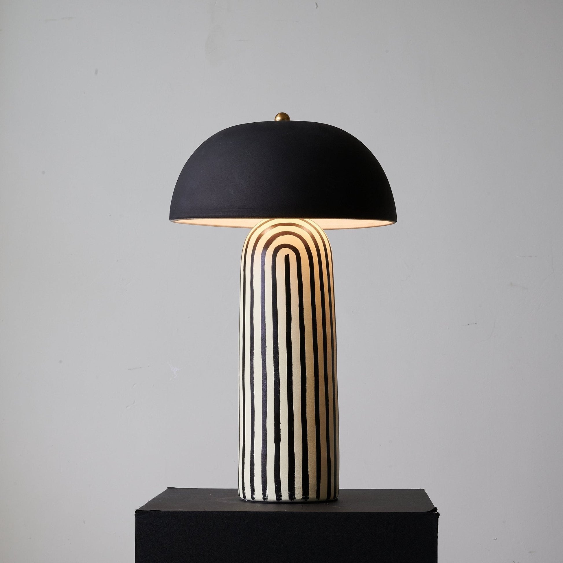 Moxyn Minimalist Ceramics Table Lamp-Neutral Decor