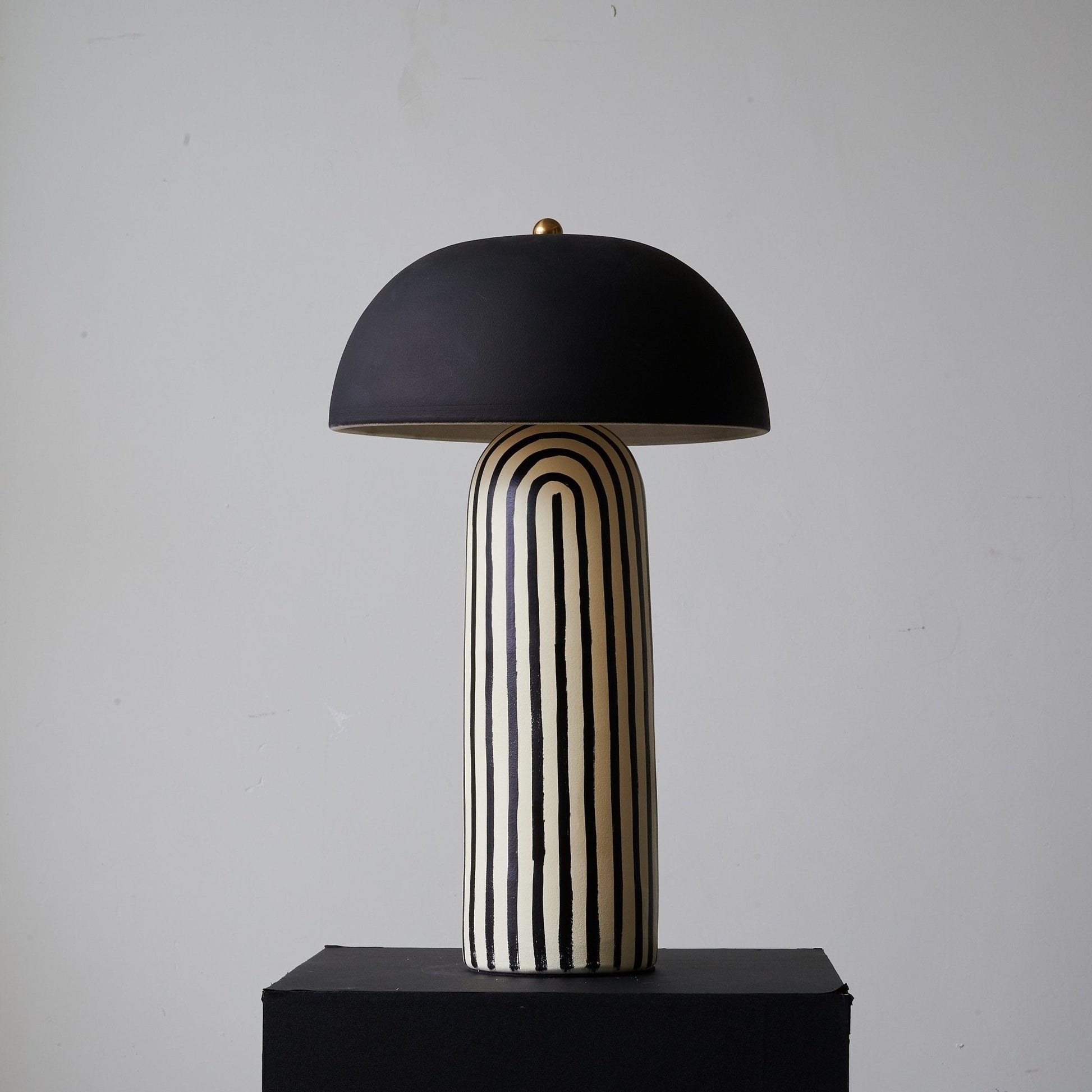 Moxyn Minimalist Ceramics Table Lamp-Neutral Decor