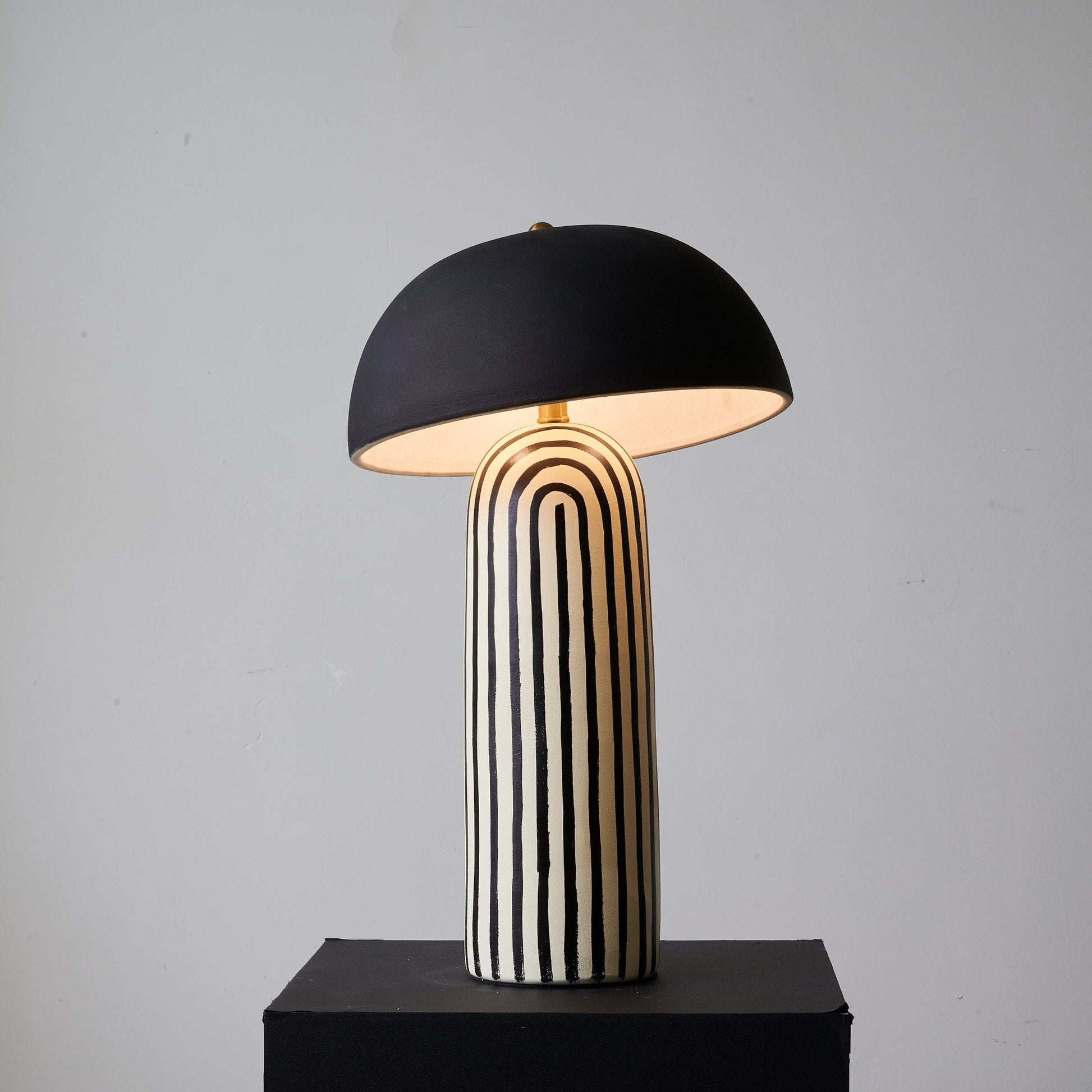 Moxyn Minimalist Ceramics Table Lamp-Neutral Decor