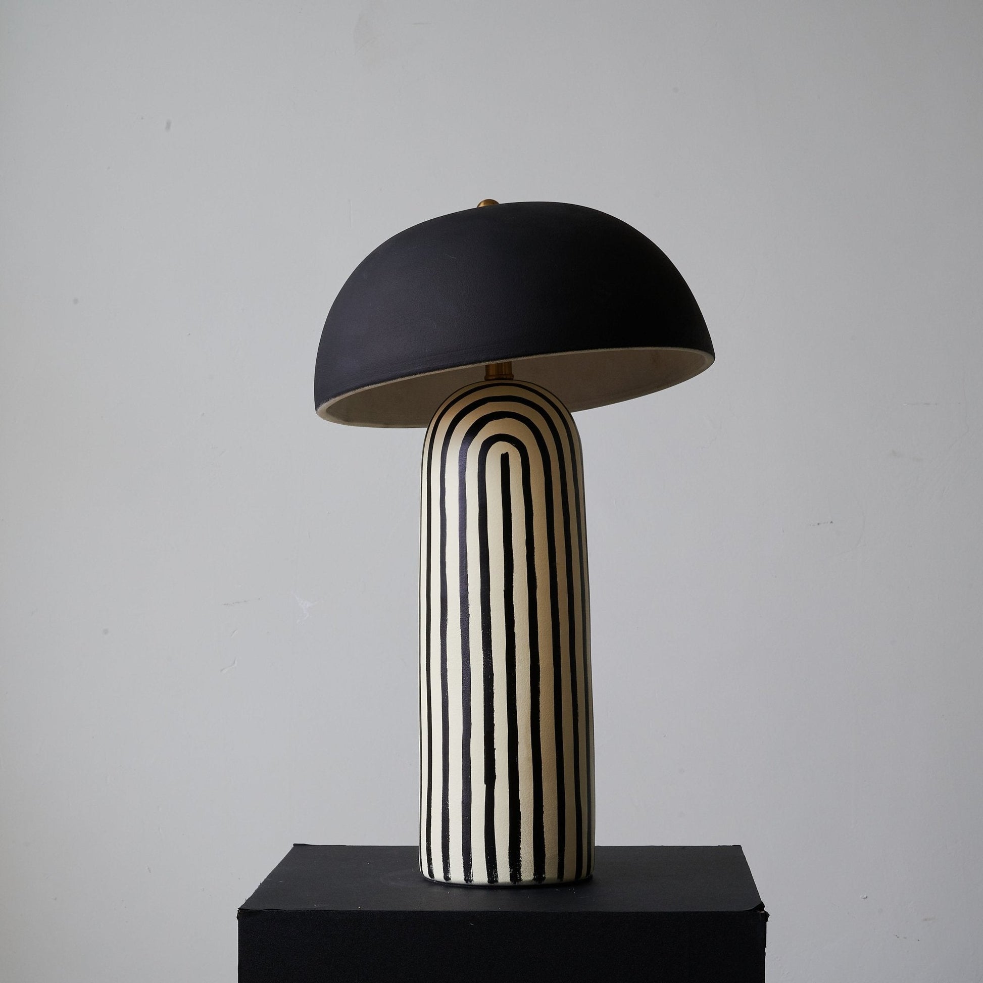 Moxyn Minimalist Ceramics Table Lamp-Neutral Decor