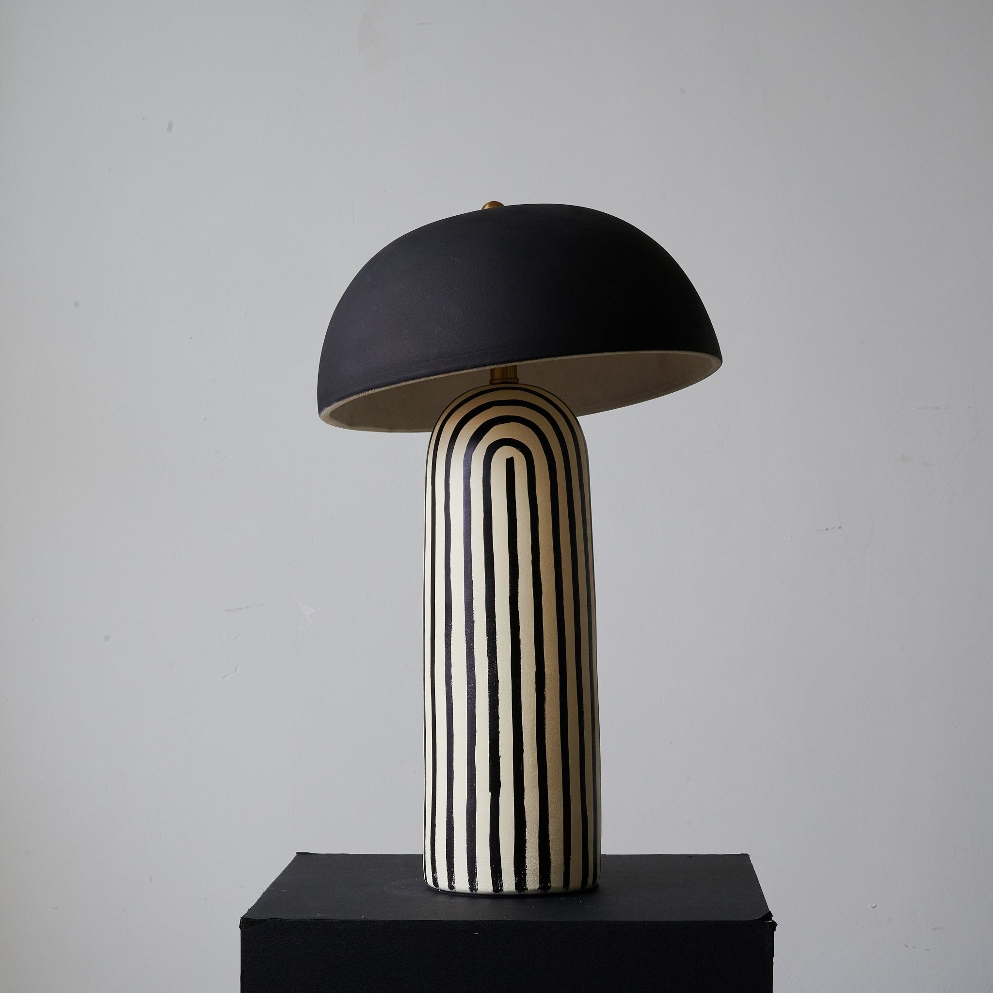 Moxyn Minimalist Ceramics Table Lamp-Neutral Decor