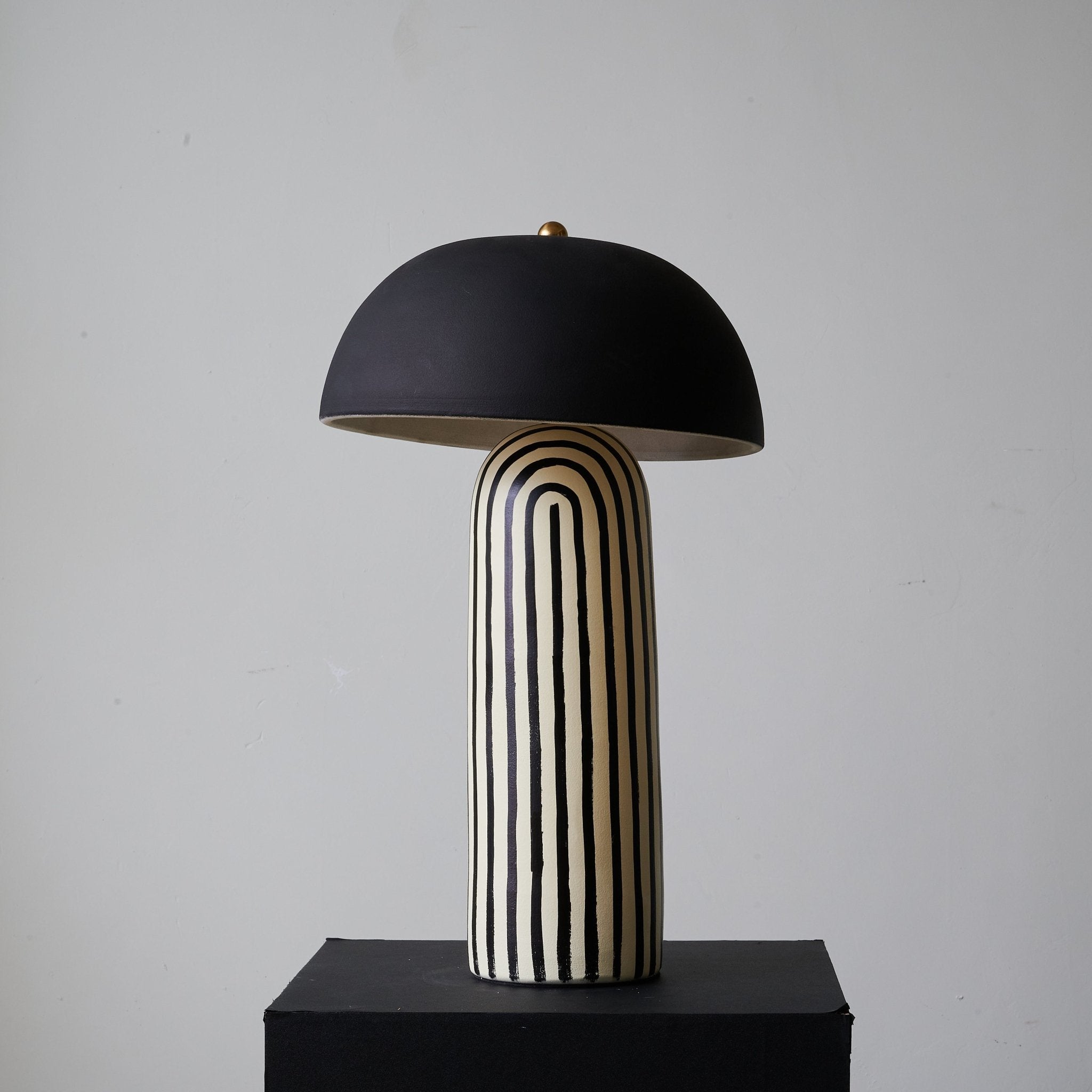 Moxyn Minimalist Ceramics Table Lamp-Neutral Decor