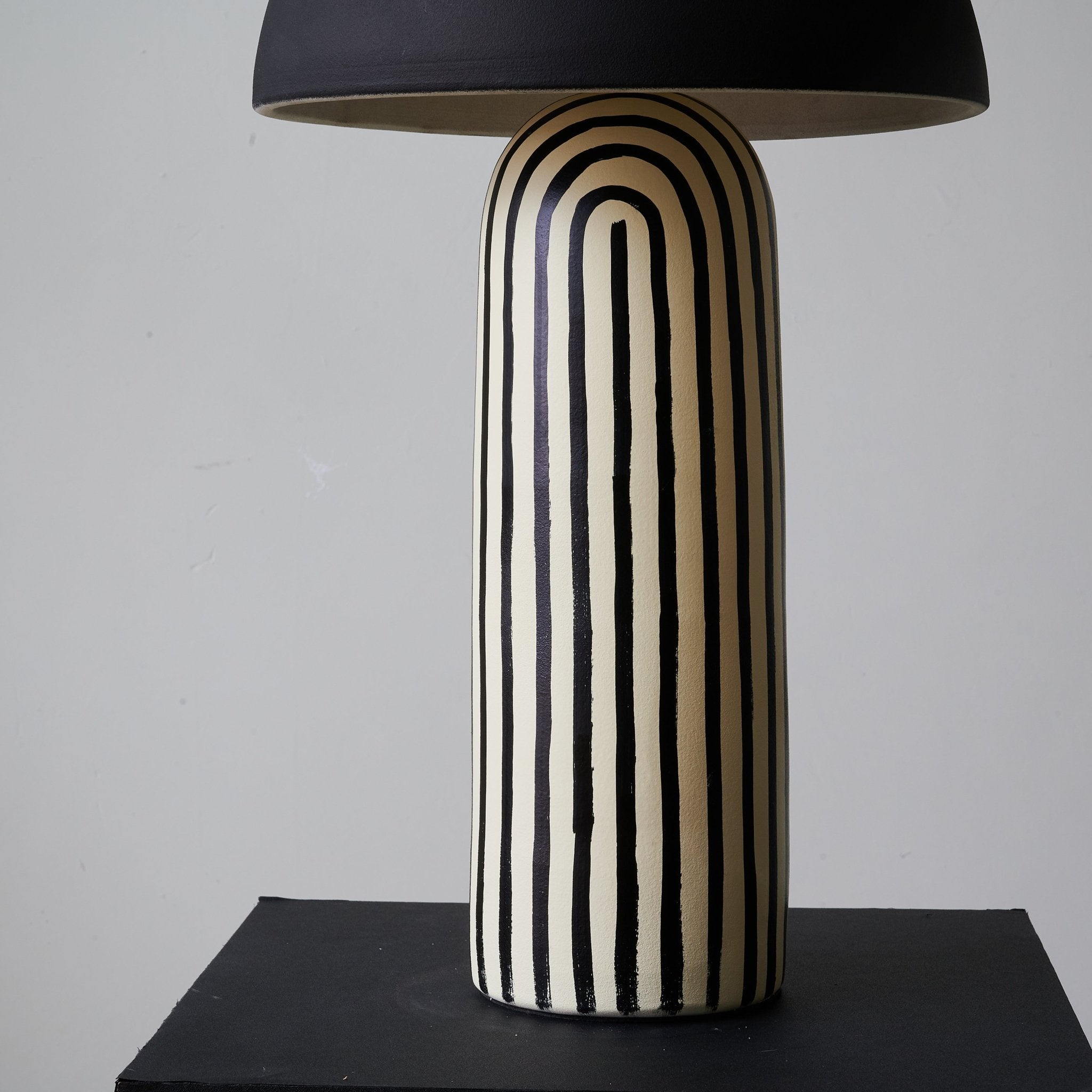 Moxyn Minimalist Ceramics Table Lamp-Neutral Decor