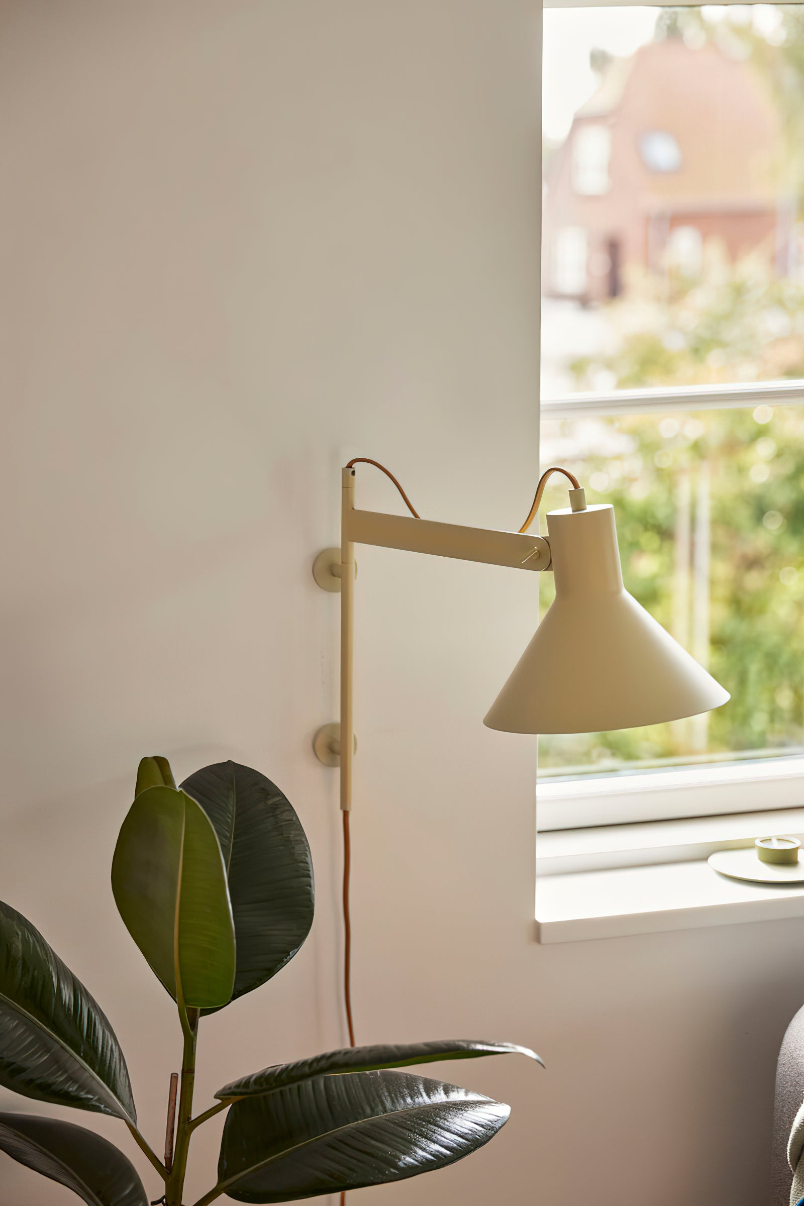 Elara Wall Lamp