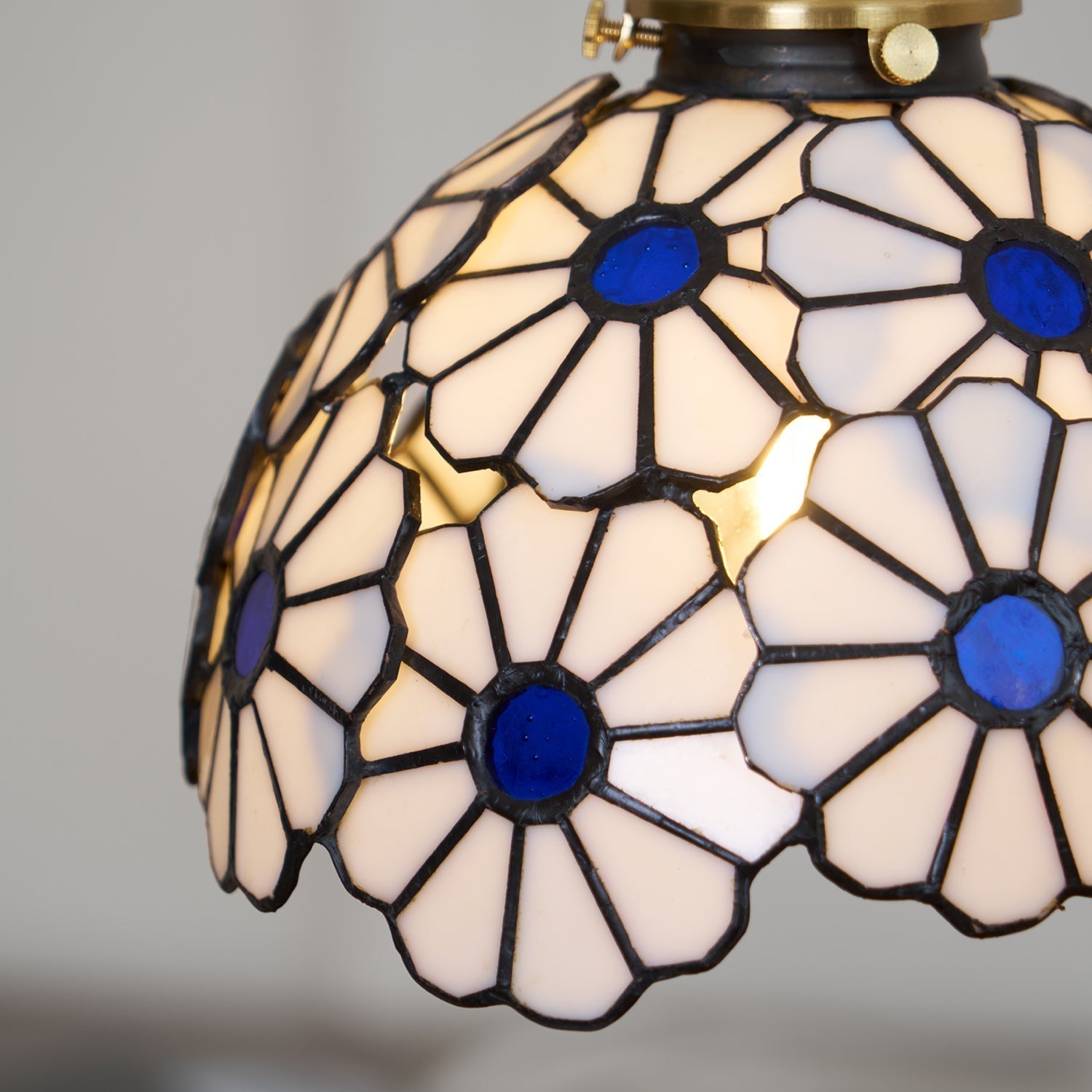 Bluebell Floral Pendant Light - Neutralighting