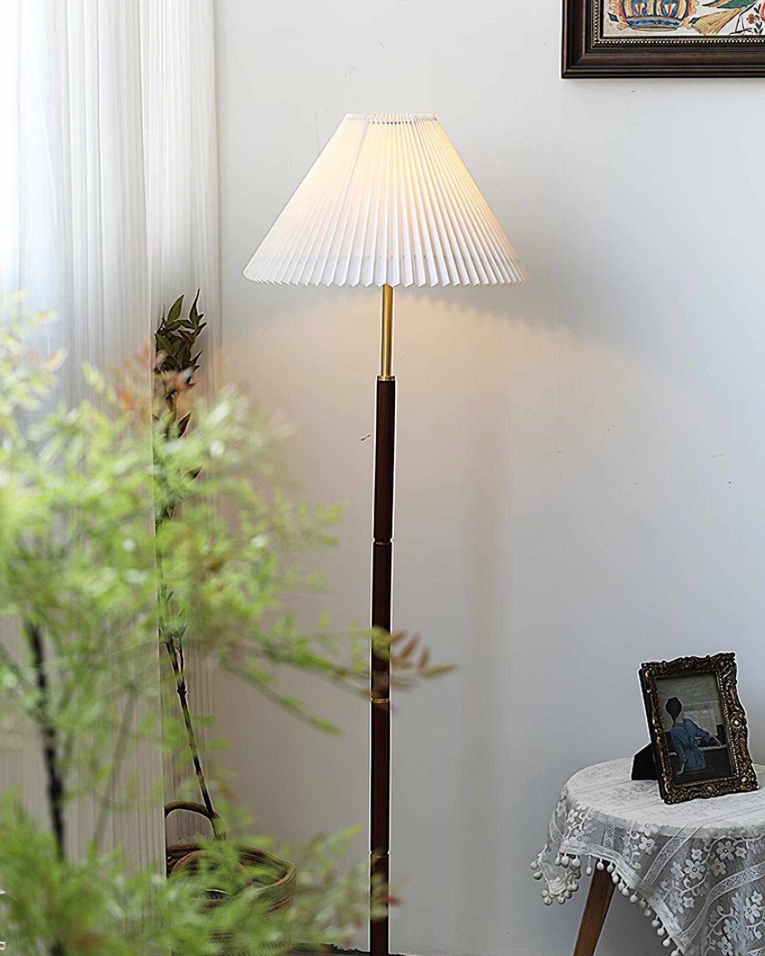 Elara Floor Lamp