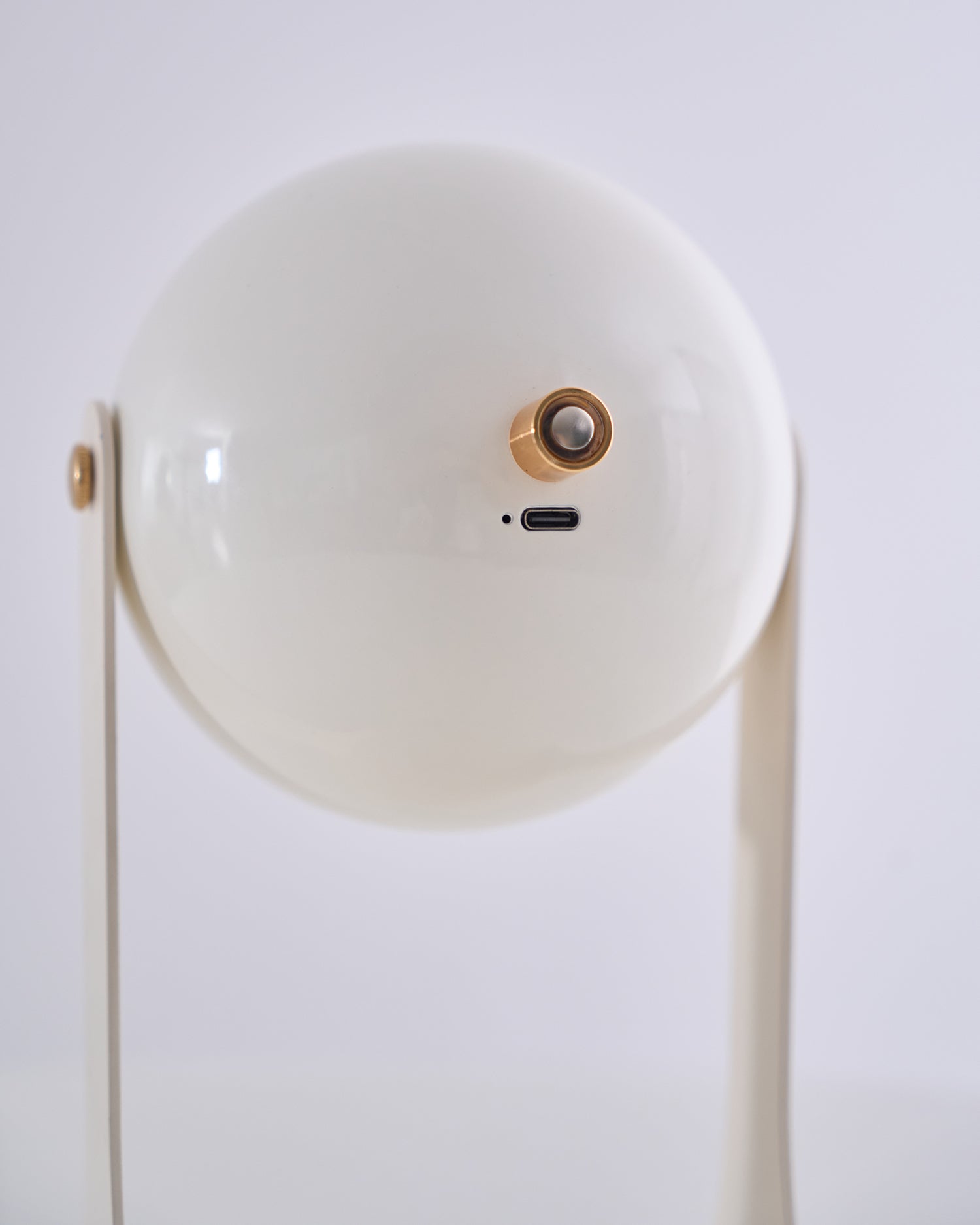 Ulsken Acrylic Minimalist Table Lamp-Neutral Decor
