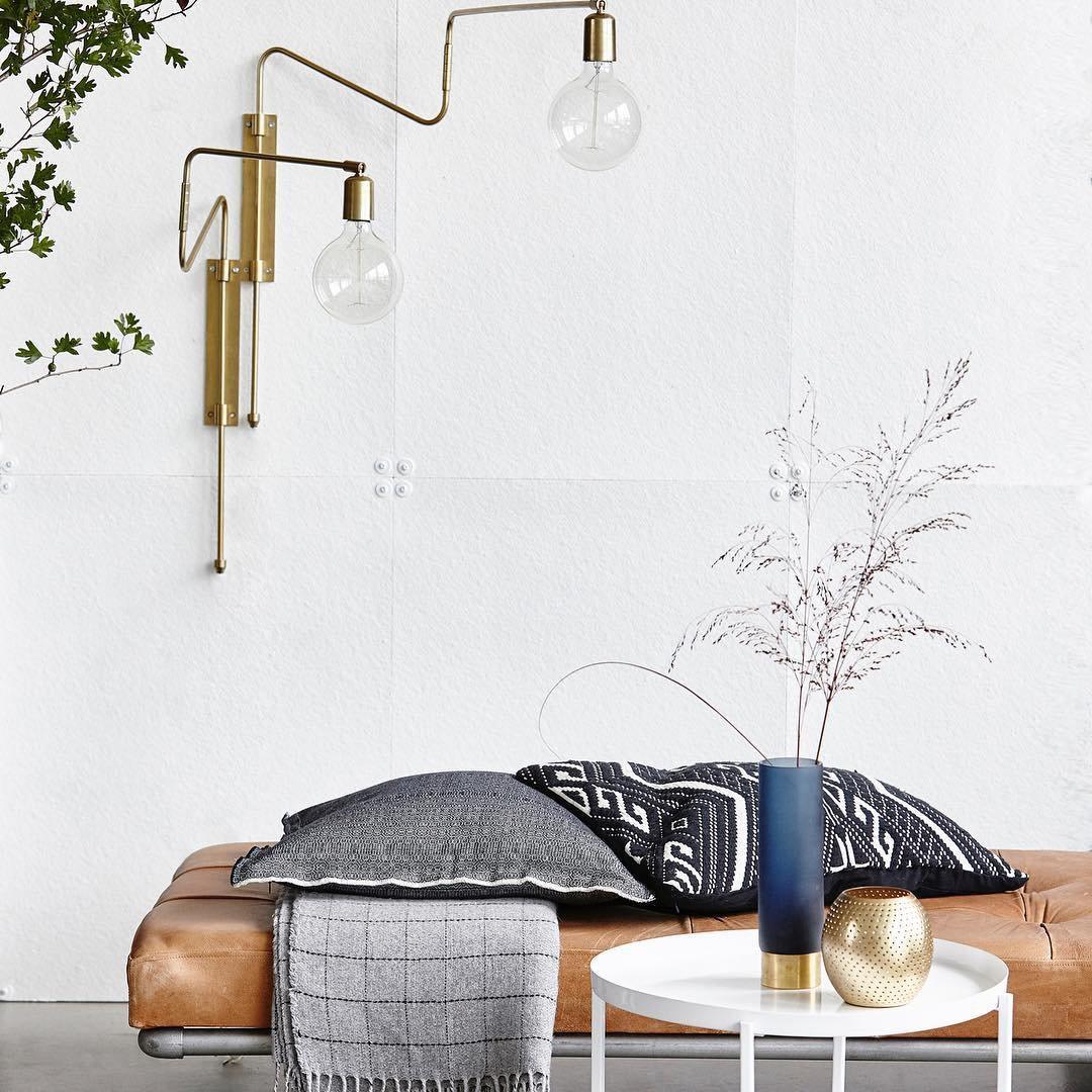 Elsoreth Modern Minimalist Swing Wall Lamp-Neutral Decor