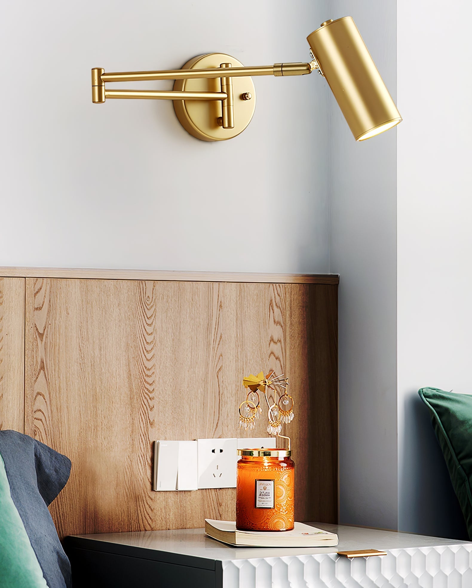 Lustra Wall Sconce Brass Swing Arm Adjustable-Neutral Decor