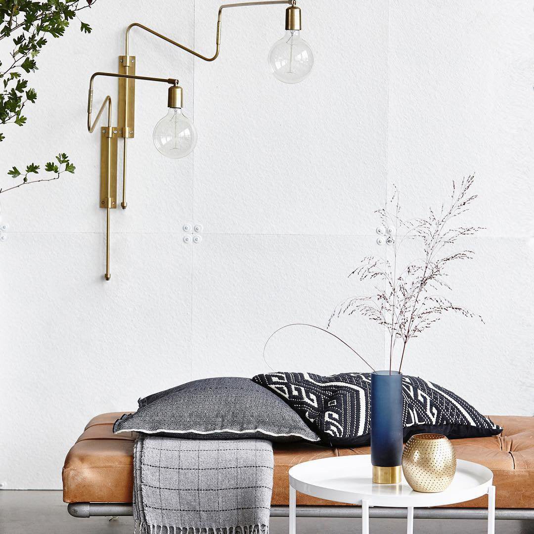 Elsoreth Modern Minimalist Swing Wall Lamp-Neutral Decor