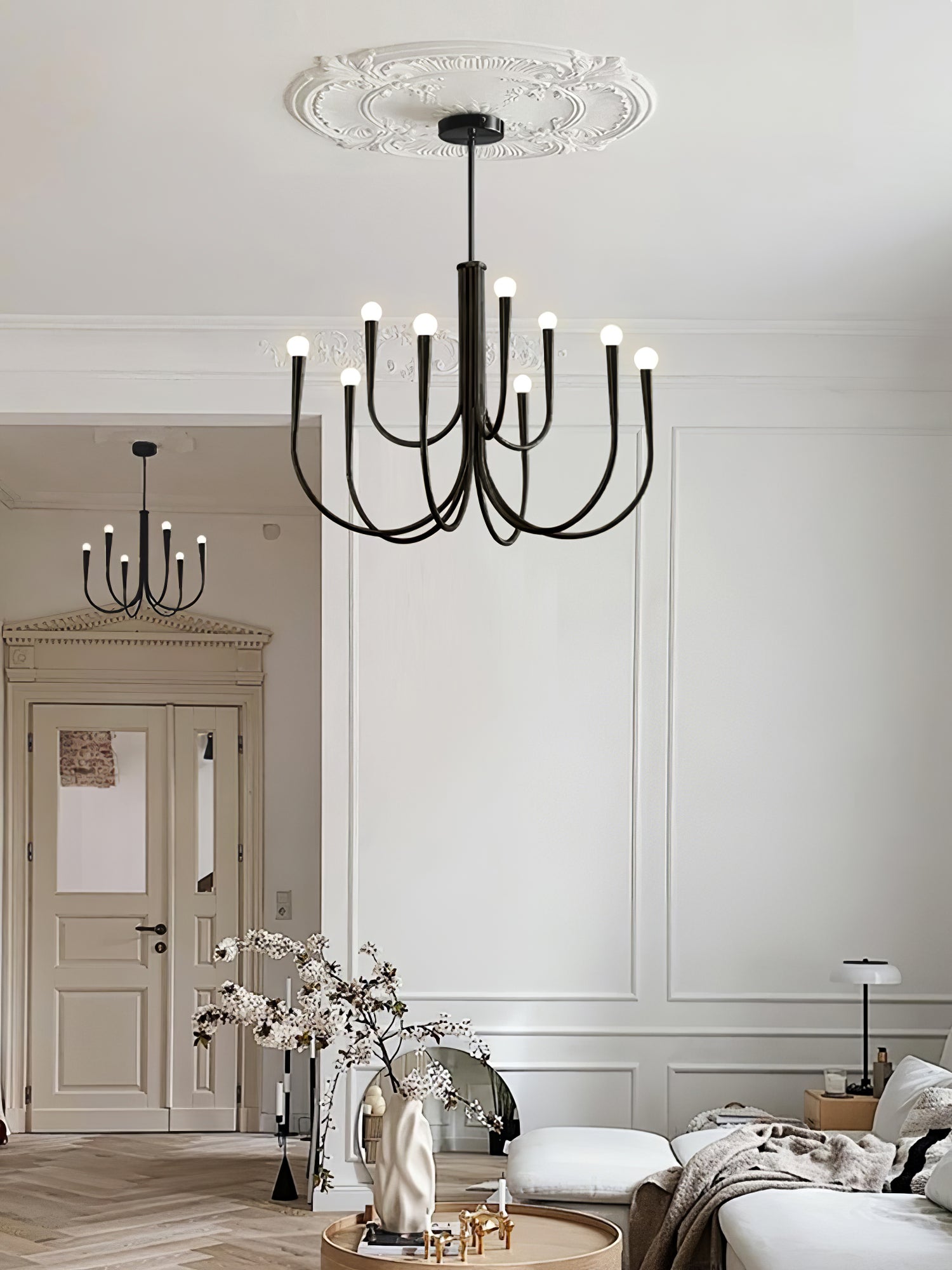 Lustra Chandelier Swoop Arm Brass Minimalist-Neutral Decor