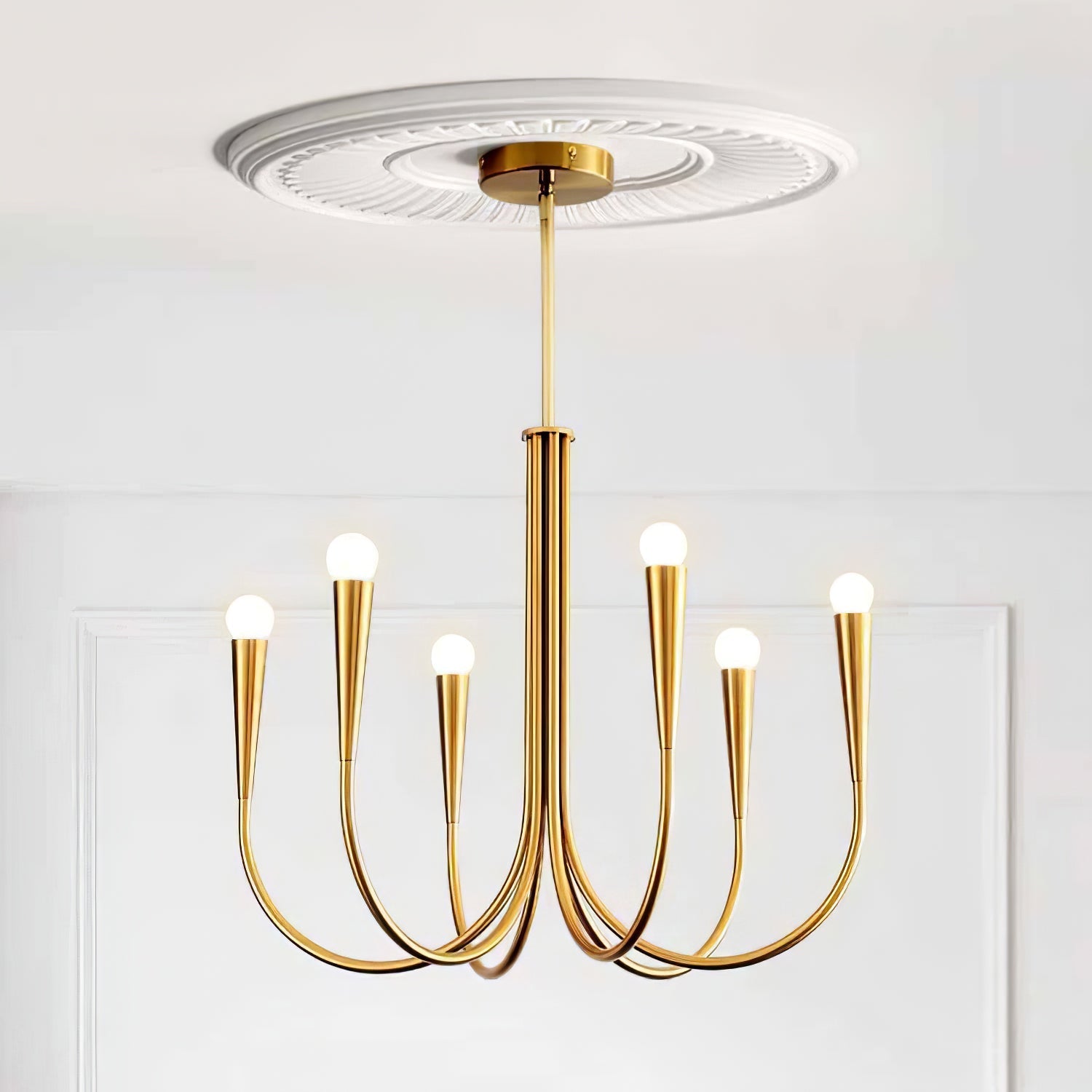 Lustra Chandelier Swoop Arm Brass Minimalist-Neutral Decor