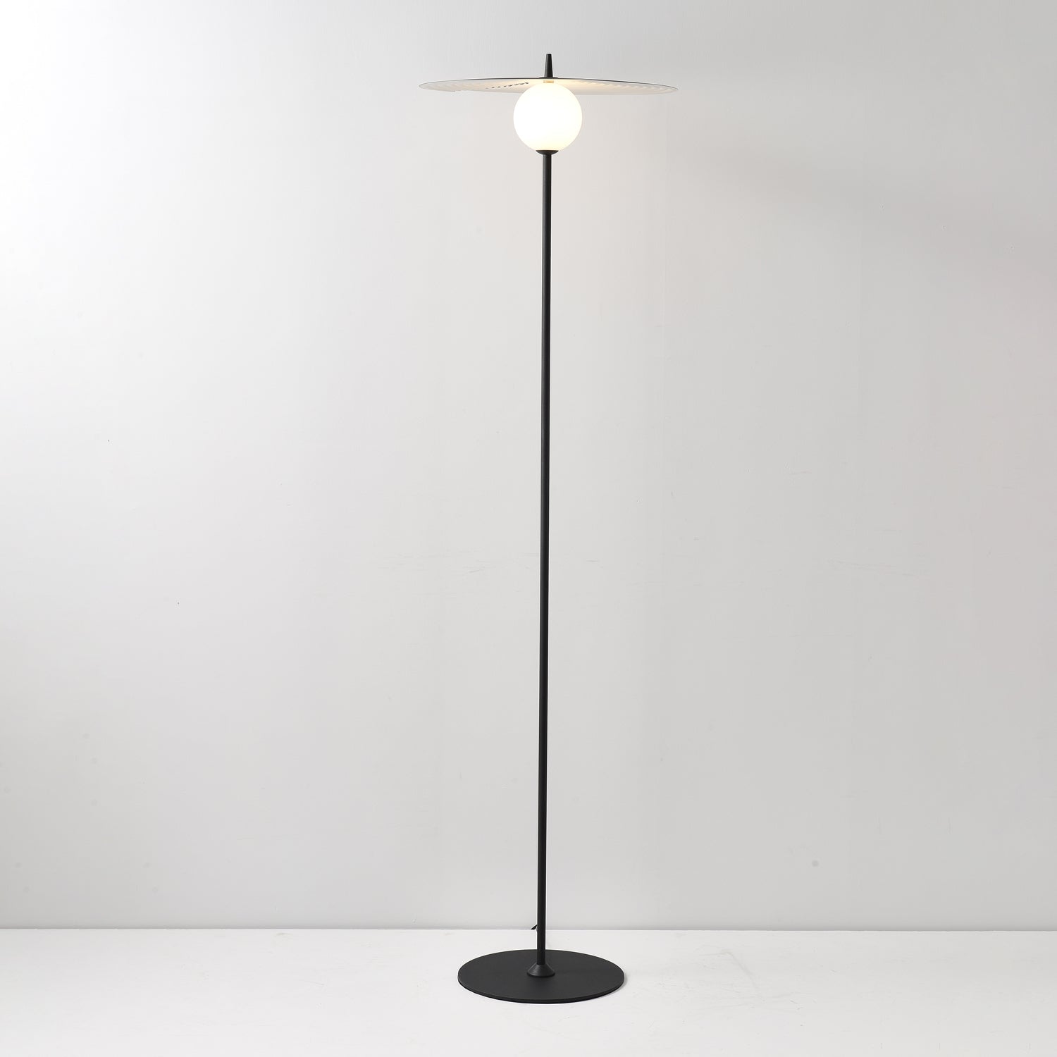 Spira Modern Aluminum Floor Lamp-Neutral Decor