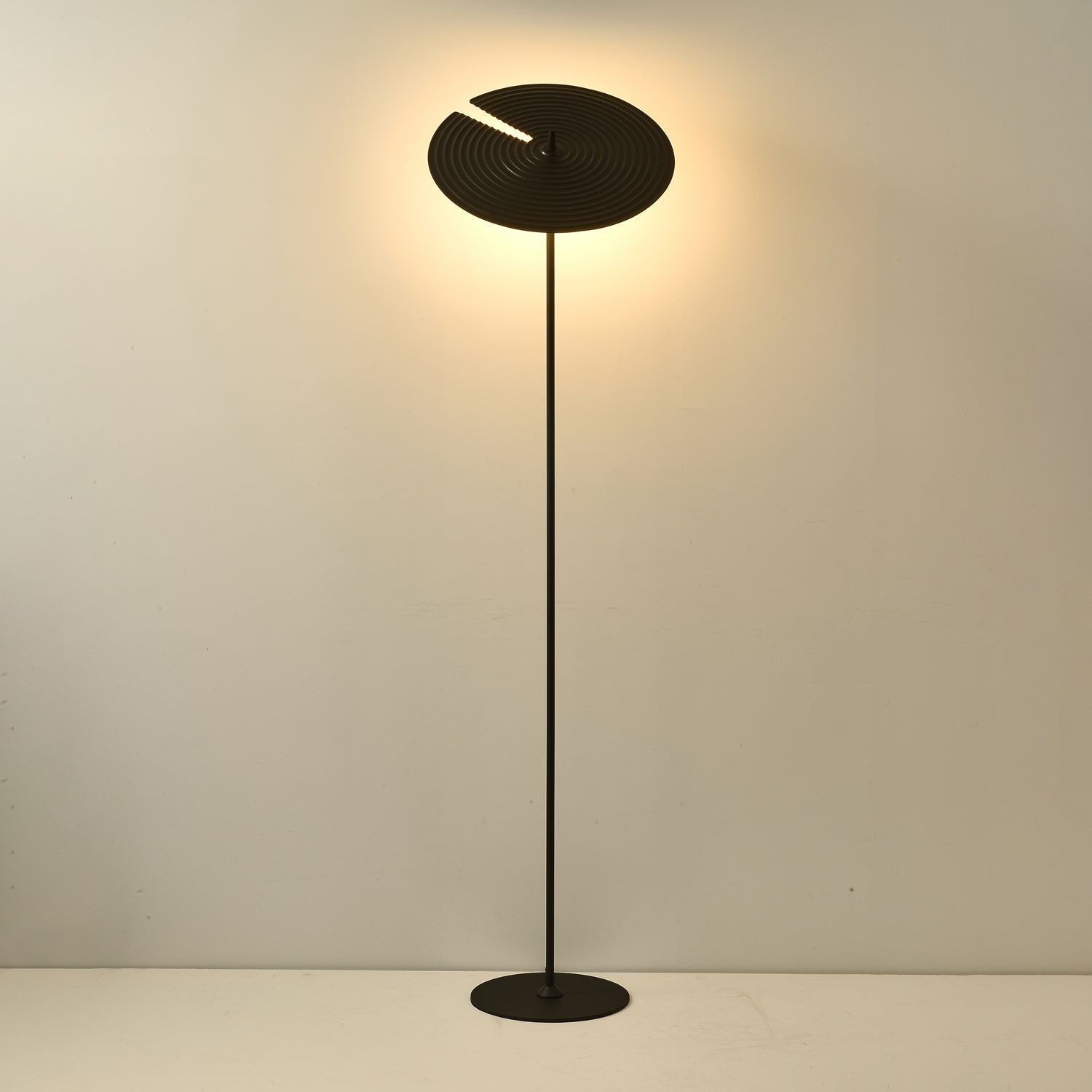 Spira Modern Aluminum Floor Lamp-Neutral Decor