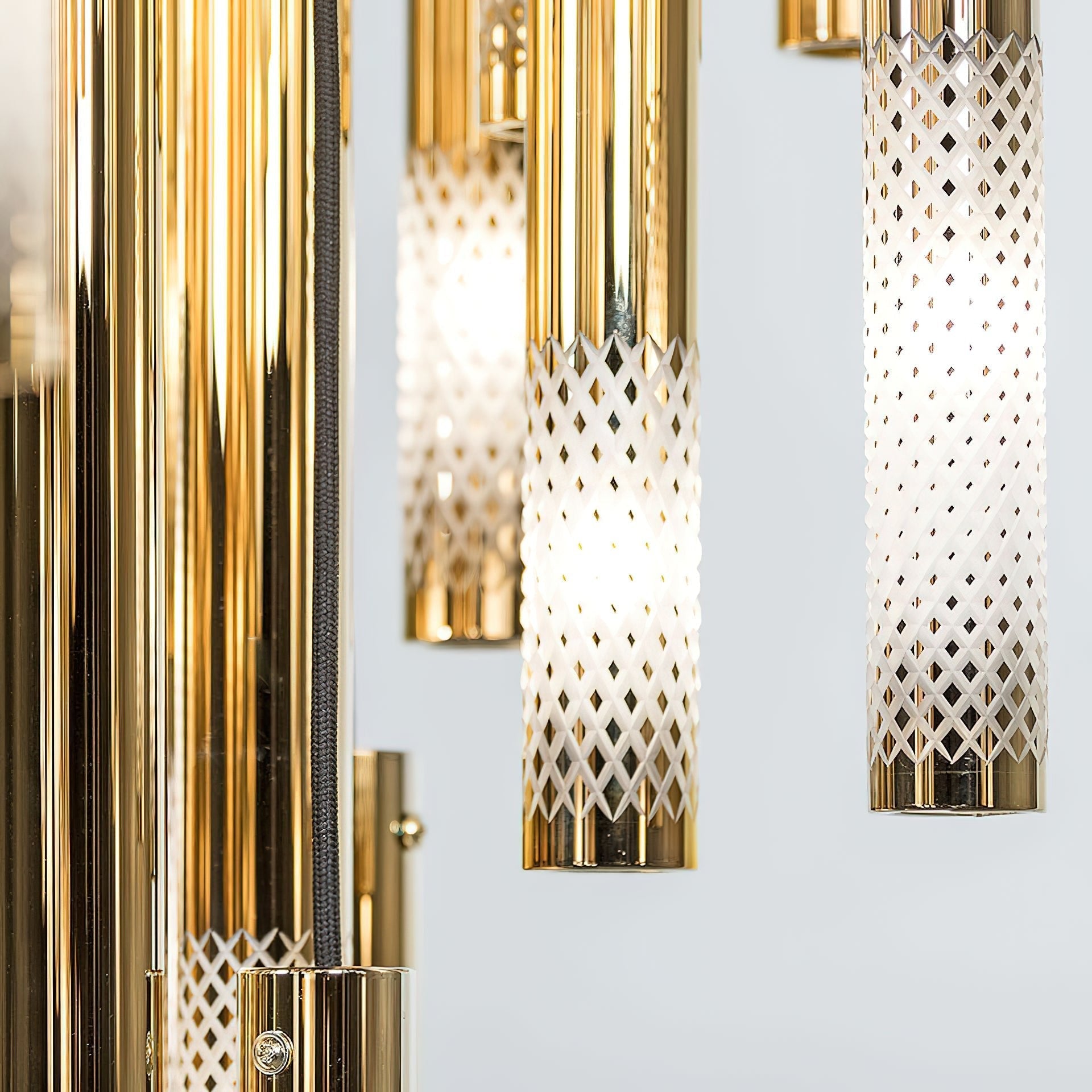 Ovynira Gold Rod Chandelier-Neutral Decor