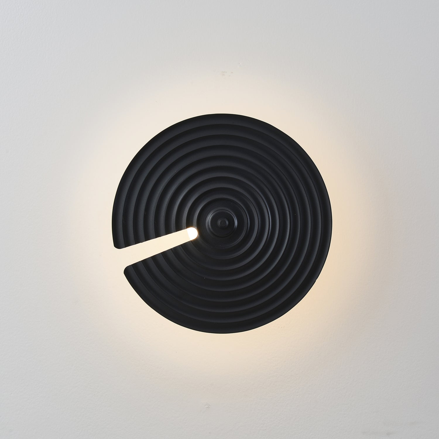 Avvarir Classic Nordic Art Wall Lamp-Neutral Decor