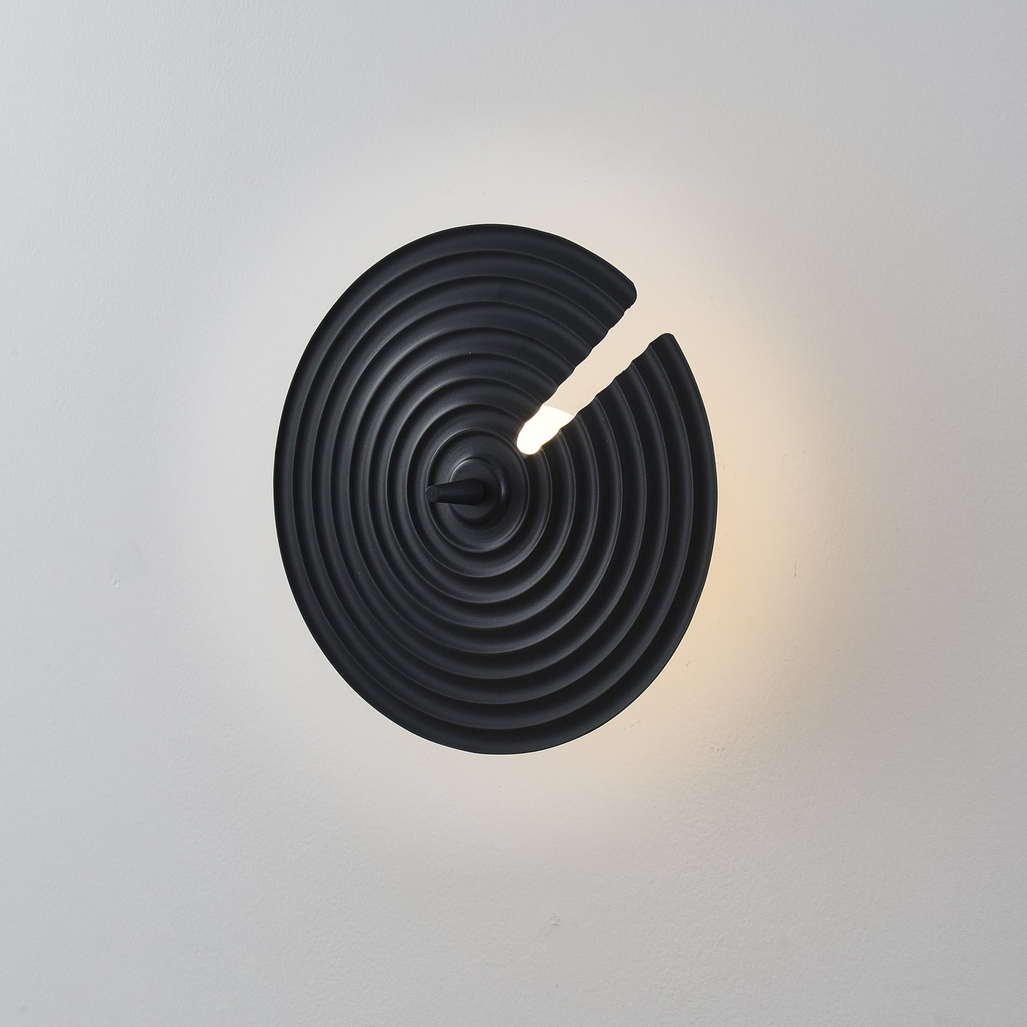 Avvarir Classic Nordic Art Wall Lamp-Neutral Decor