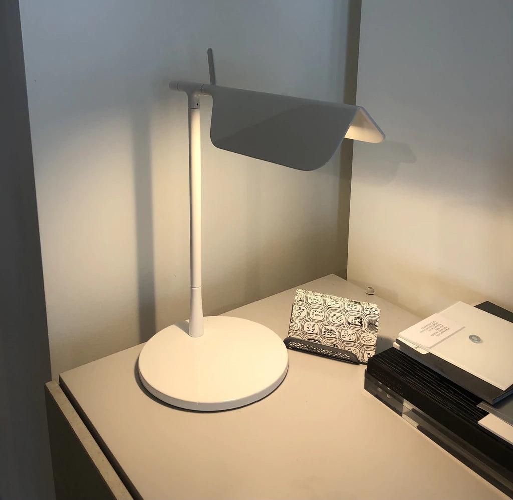Cilorn Acrylic Minimalist Table Lamp-Neutral Decor