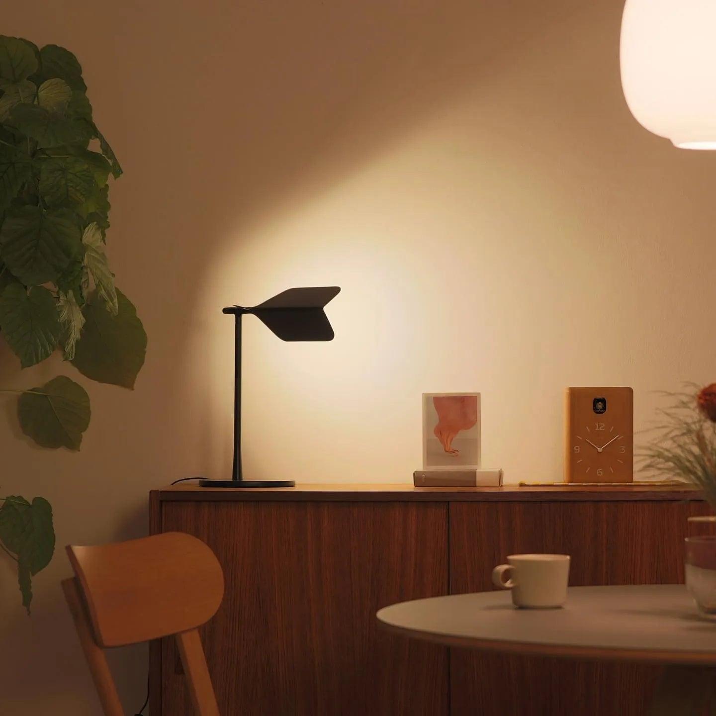 Cilorn Acrylic Minimalist Table Lamp-Neutral Decor