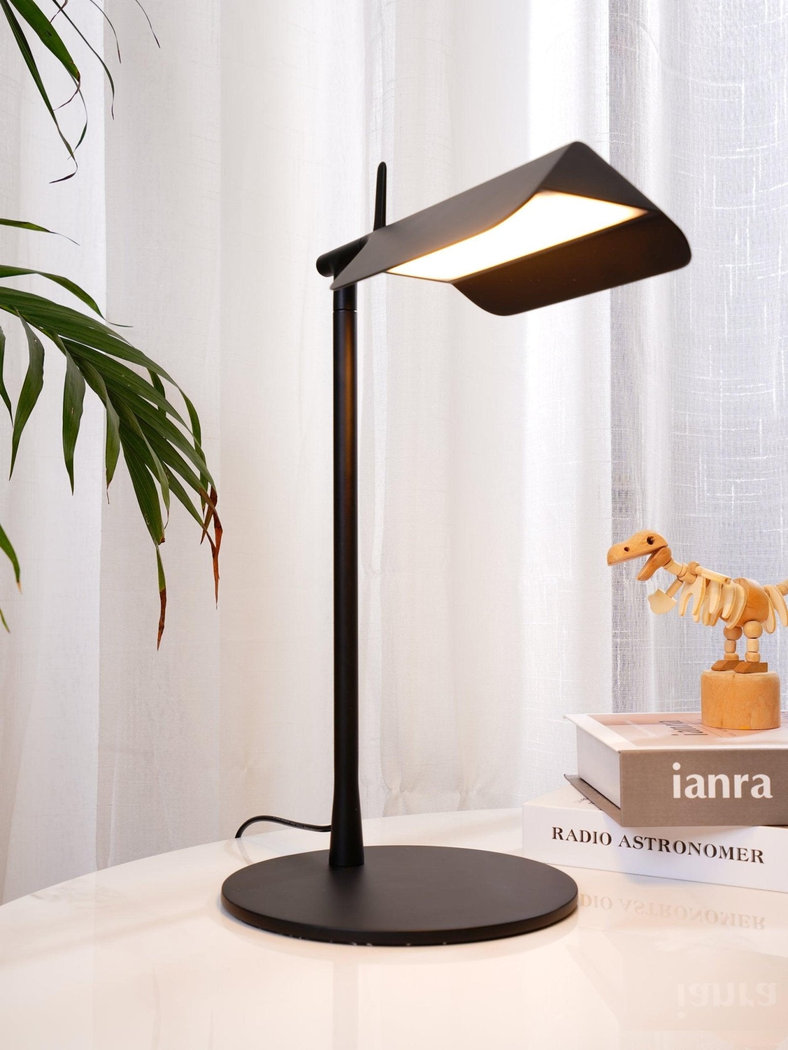 Cilorn Acrylic Minimalist Table Lamp-Neutral Decor