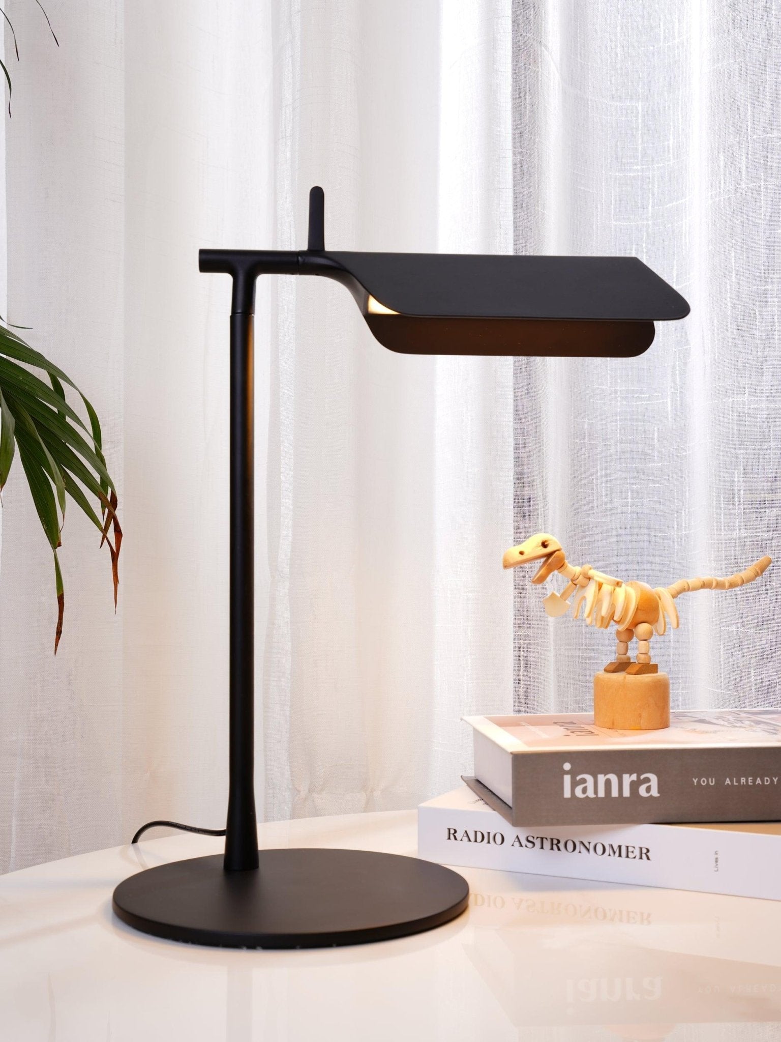 Cilorn Acrylic Minimalist Table Lamp-Neutral Decor