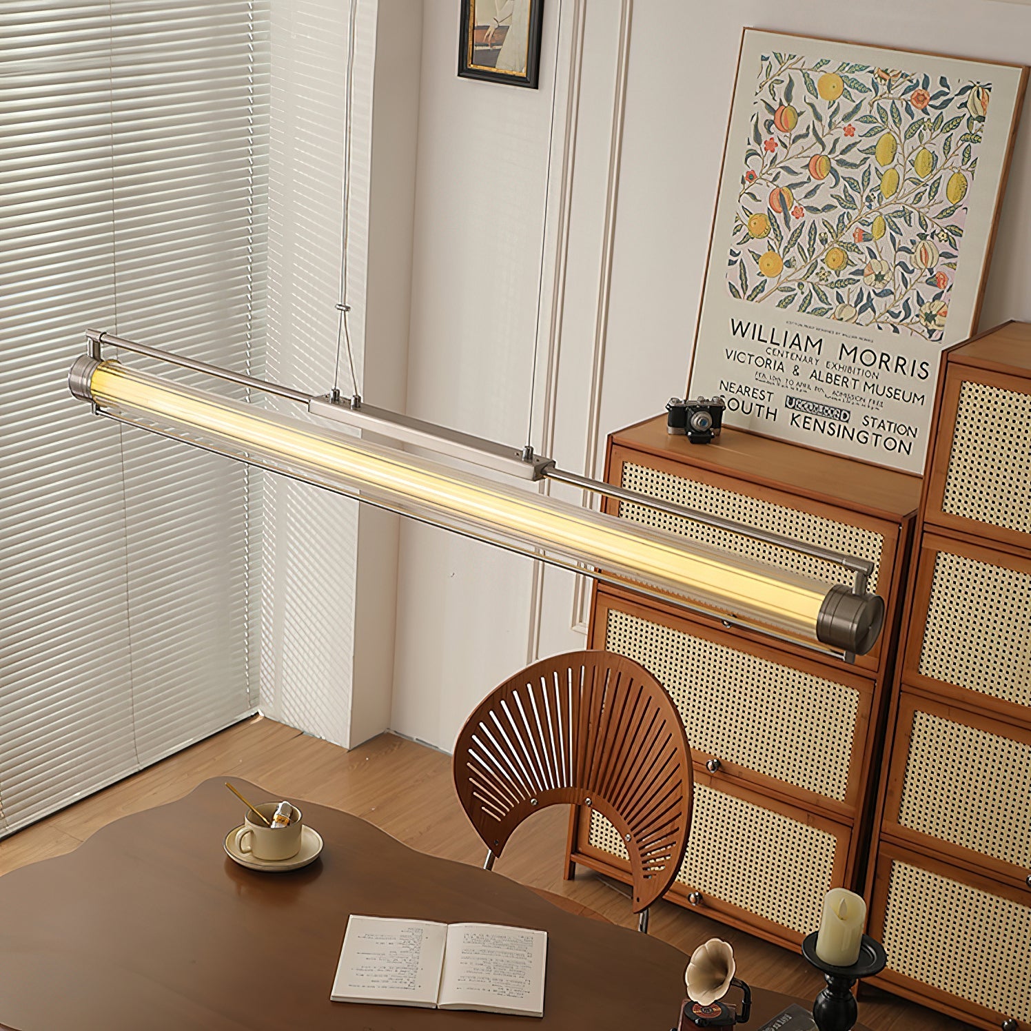 Unlit Tamar Wand Pendant Lamp showcasing its clear, drizzled glass design.