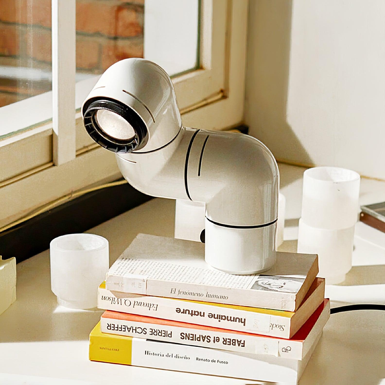 Liorain Resin Playful Table Lamp-Neutral Decor