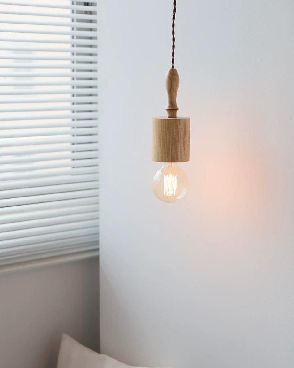 Chock Pendant Light