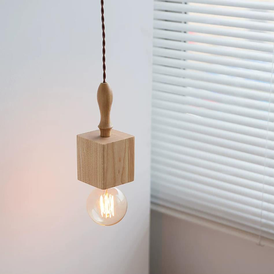 Chock Pendant Light