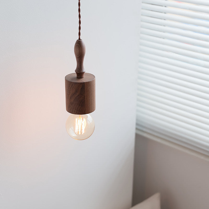Chock Pendant Light