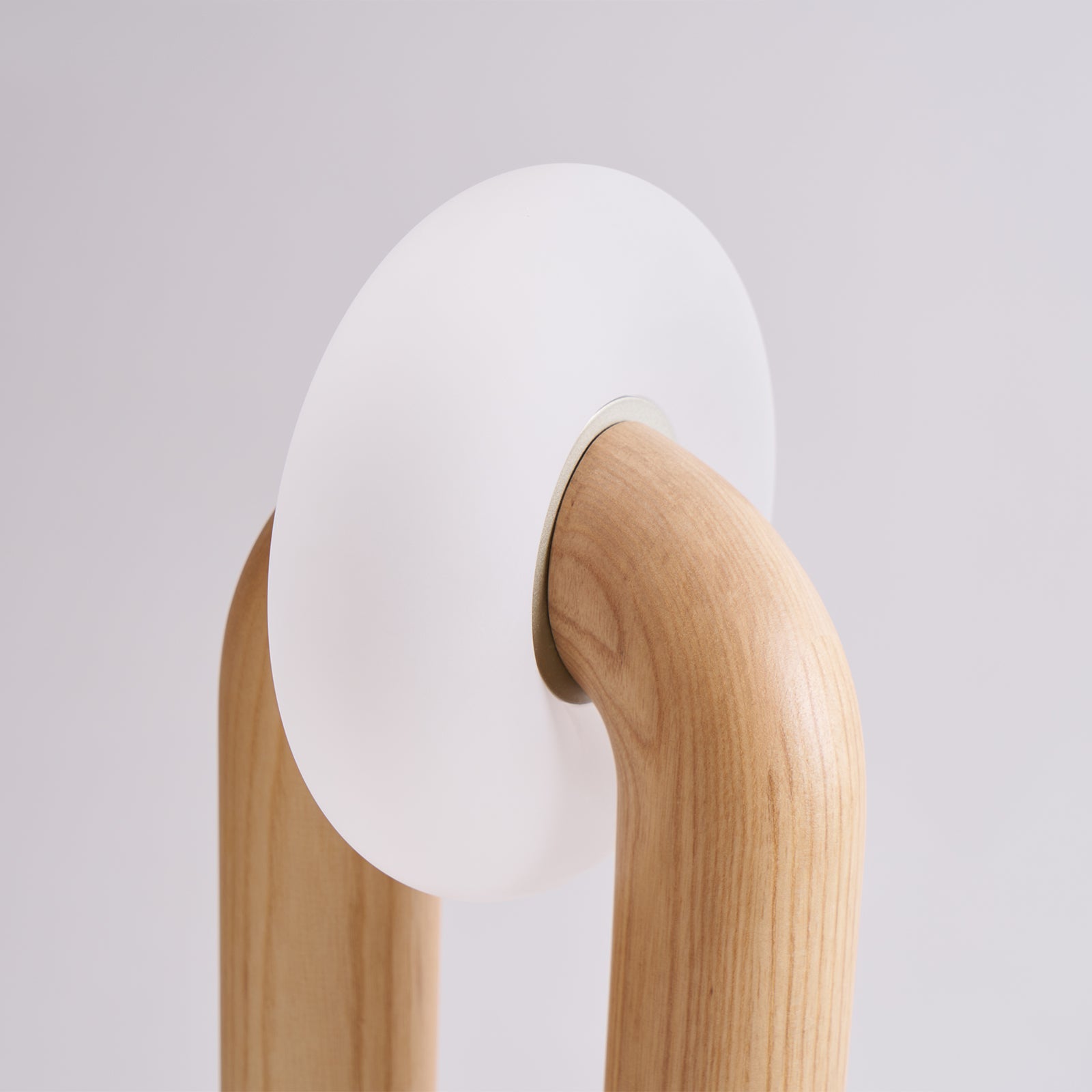 Raelix Wood Vintage Table Lamp-Neutral Decor
