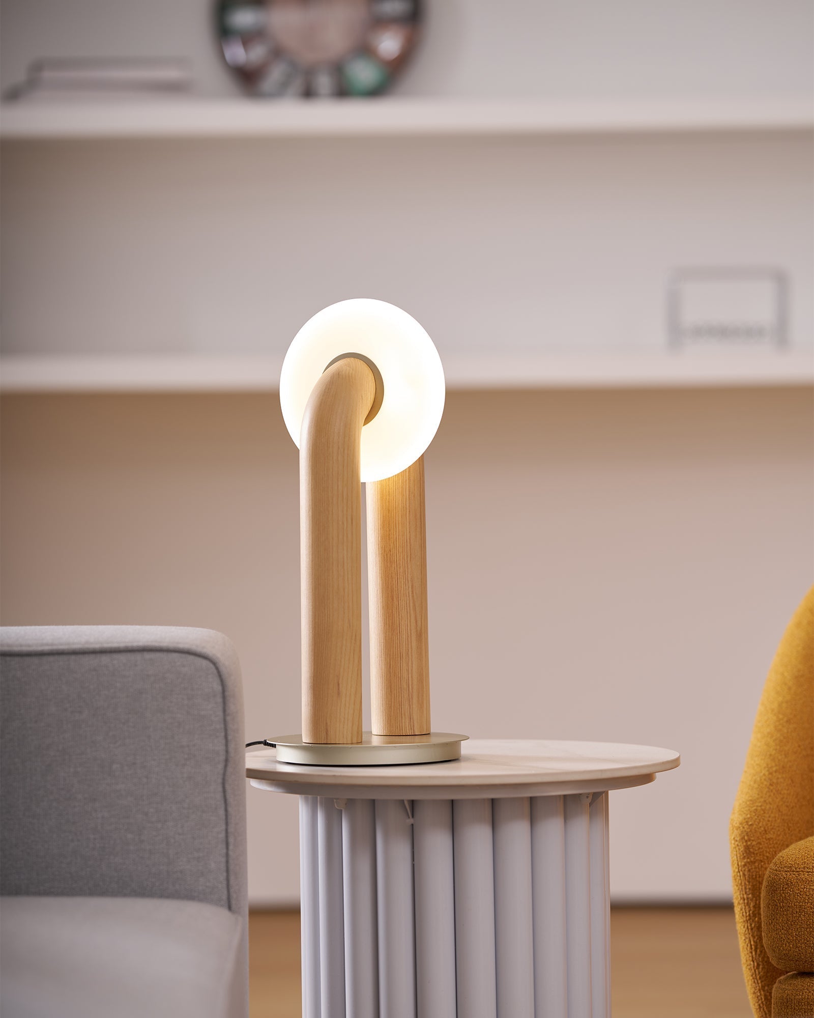 Raelix Wood Vintage Table Lamp-Neutral Decor