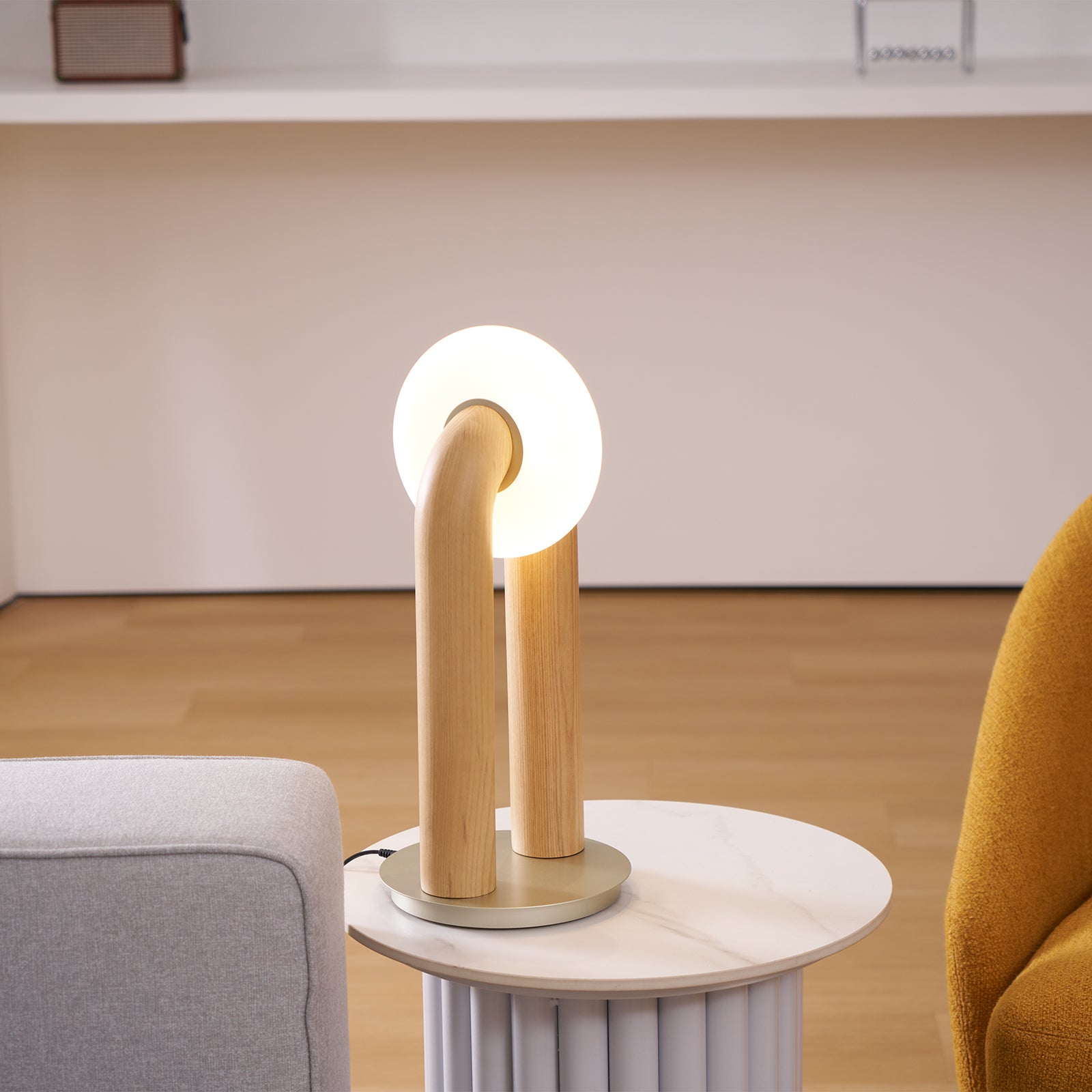 Raelix Wood Vintage Table Lamp-Neutral Decor