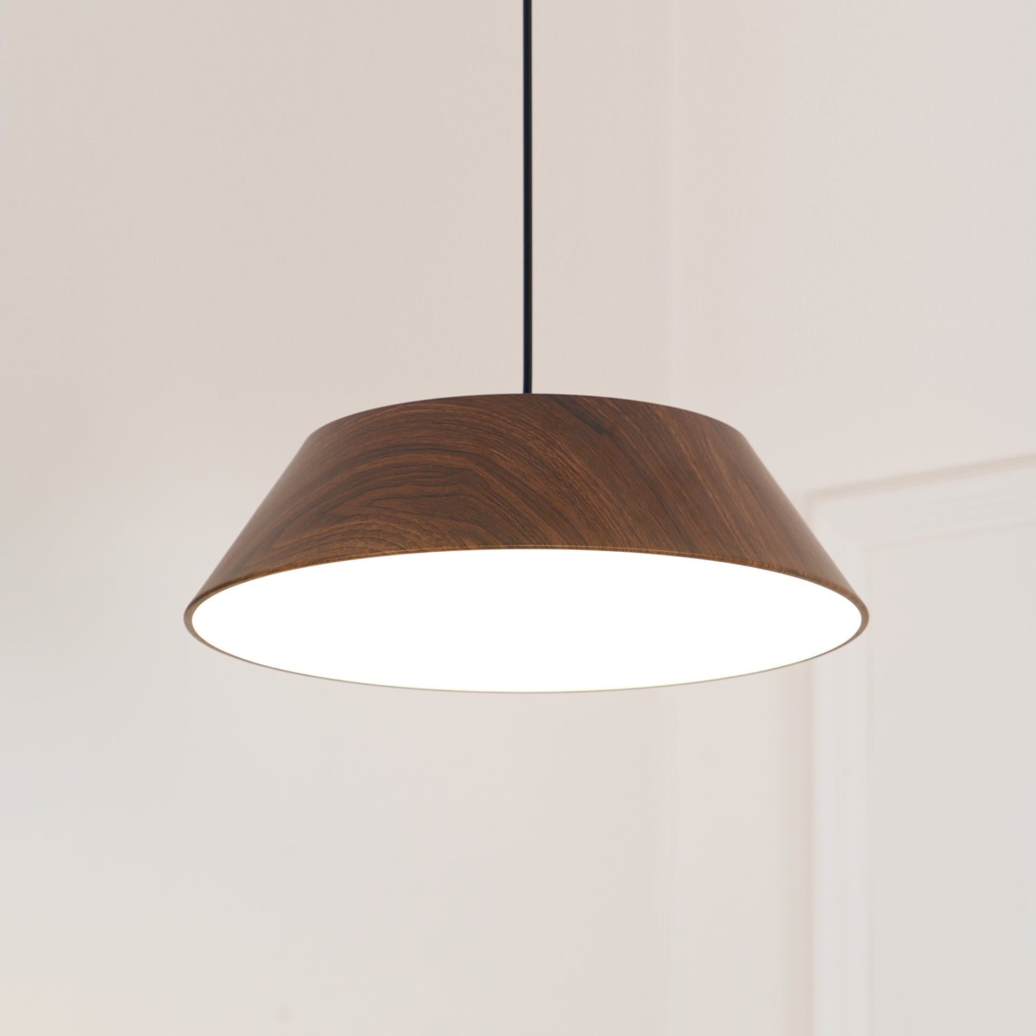 Novain Wood Grain Pendant Light
