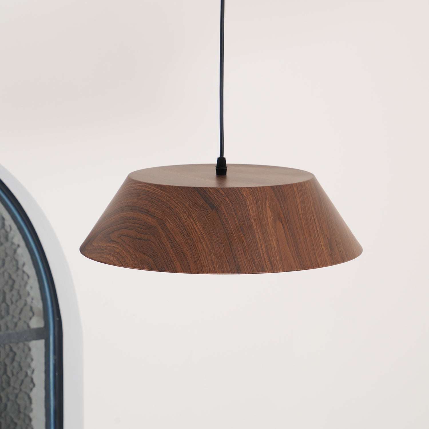 Novain Wood Grain Pendant Light