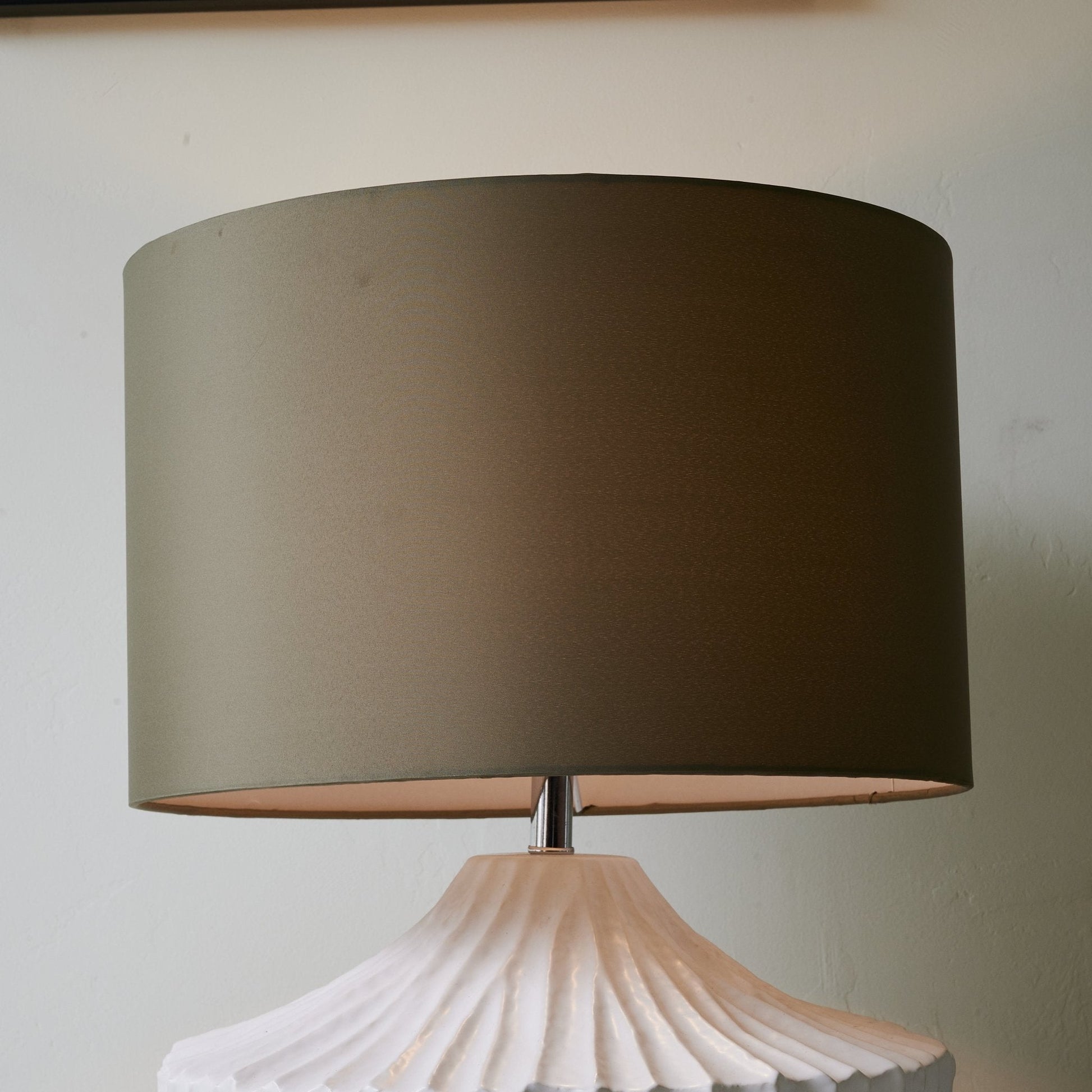 Arthur Minimalist Table Lamp-Neutral Decor