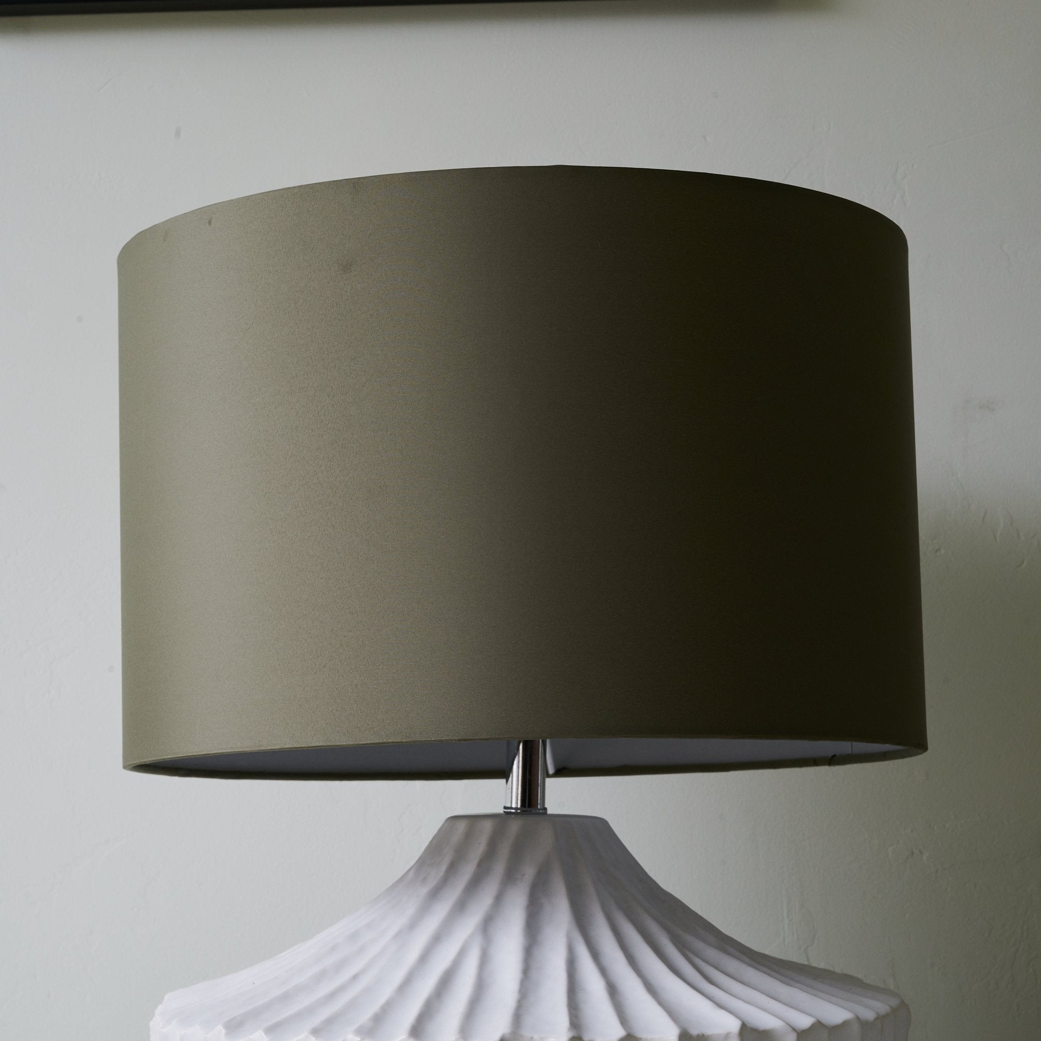 Arthur Minimalist Table Lamp-Neutral Decor