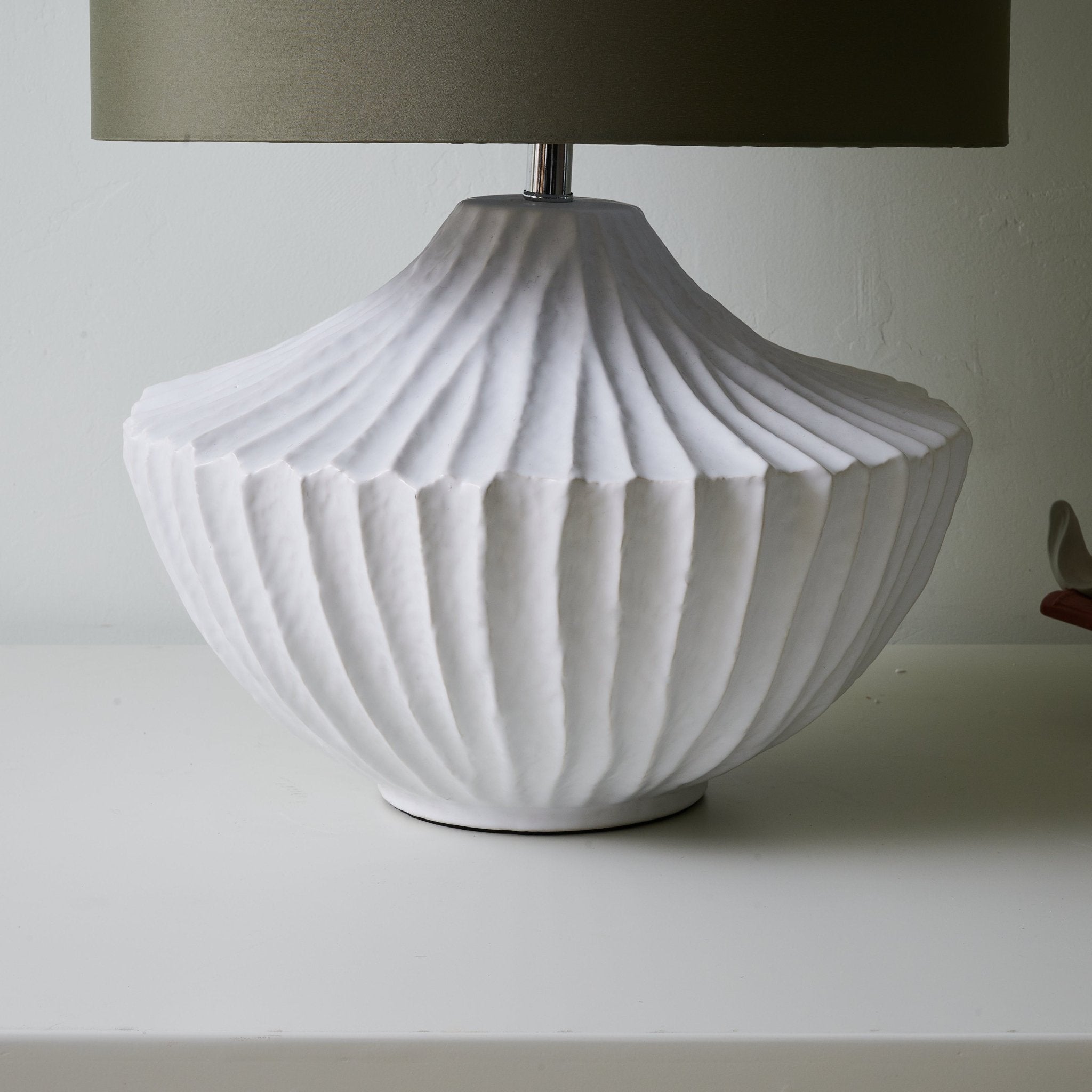 Arthur Minimalist Table Lamp-Neutral Decor